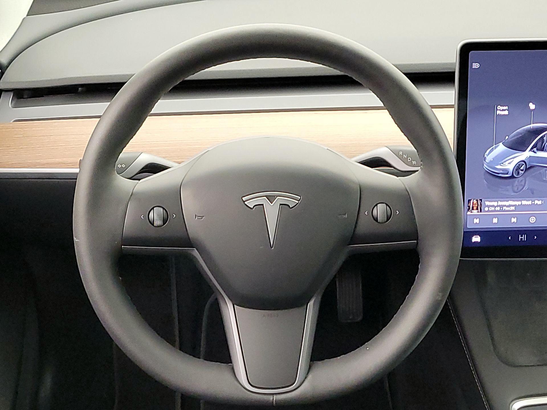 Thumbnail: 2023 Tesla Model 3 - 10