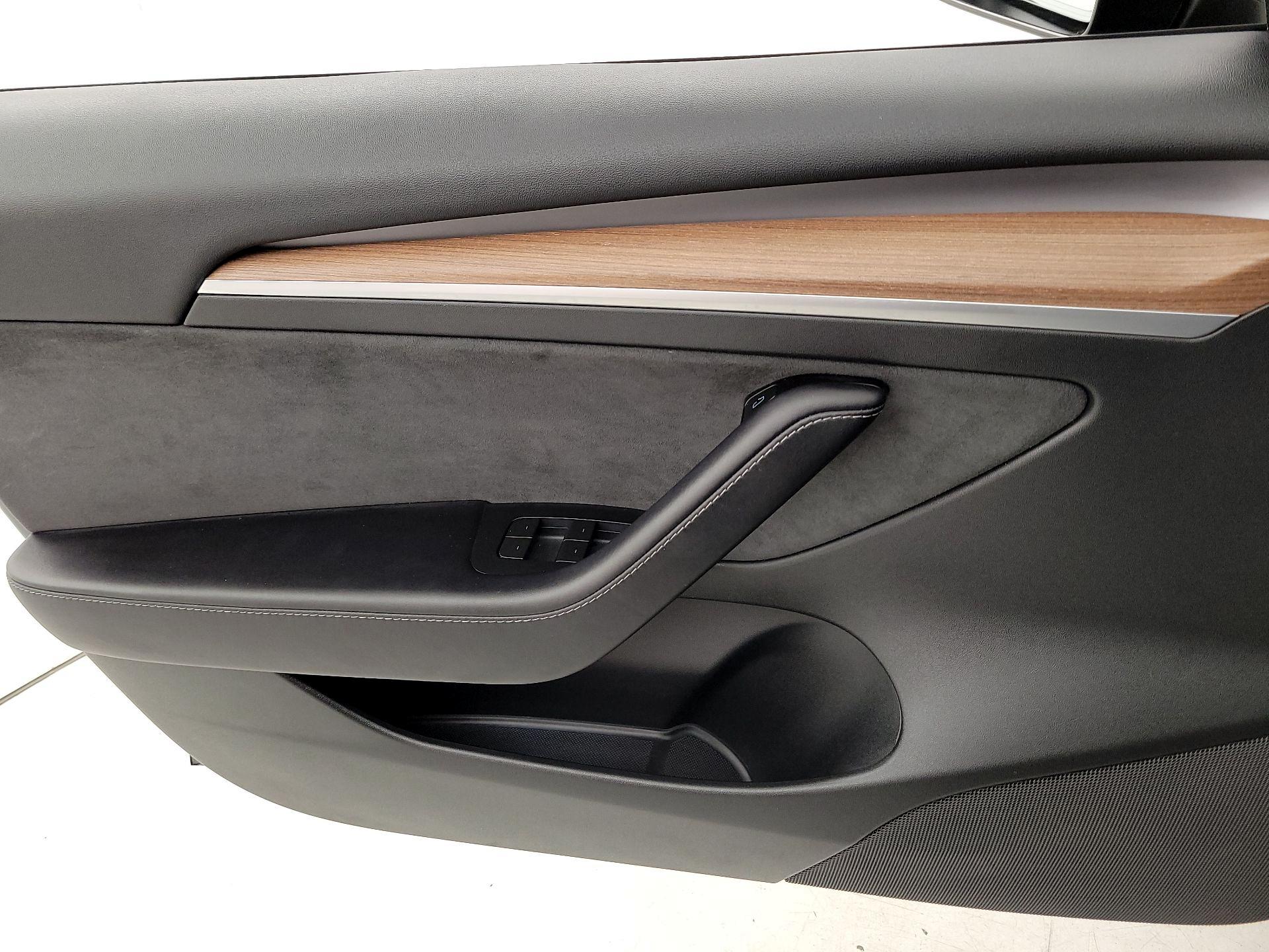 Thumbnail: 2023 Tesla Model 3 - 12