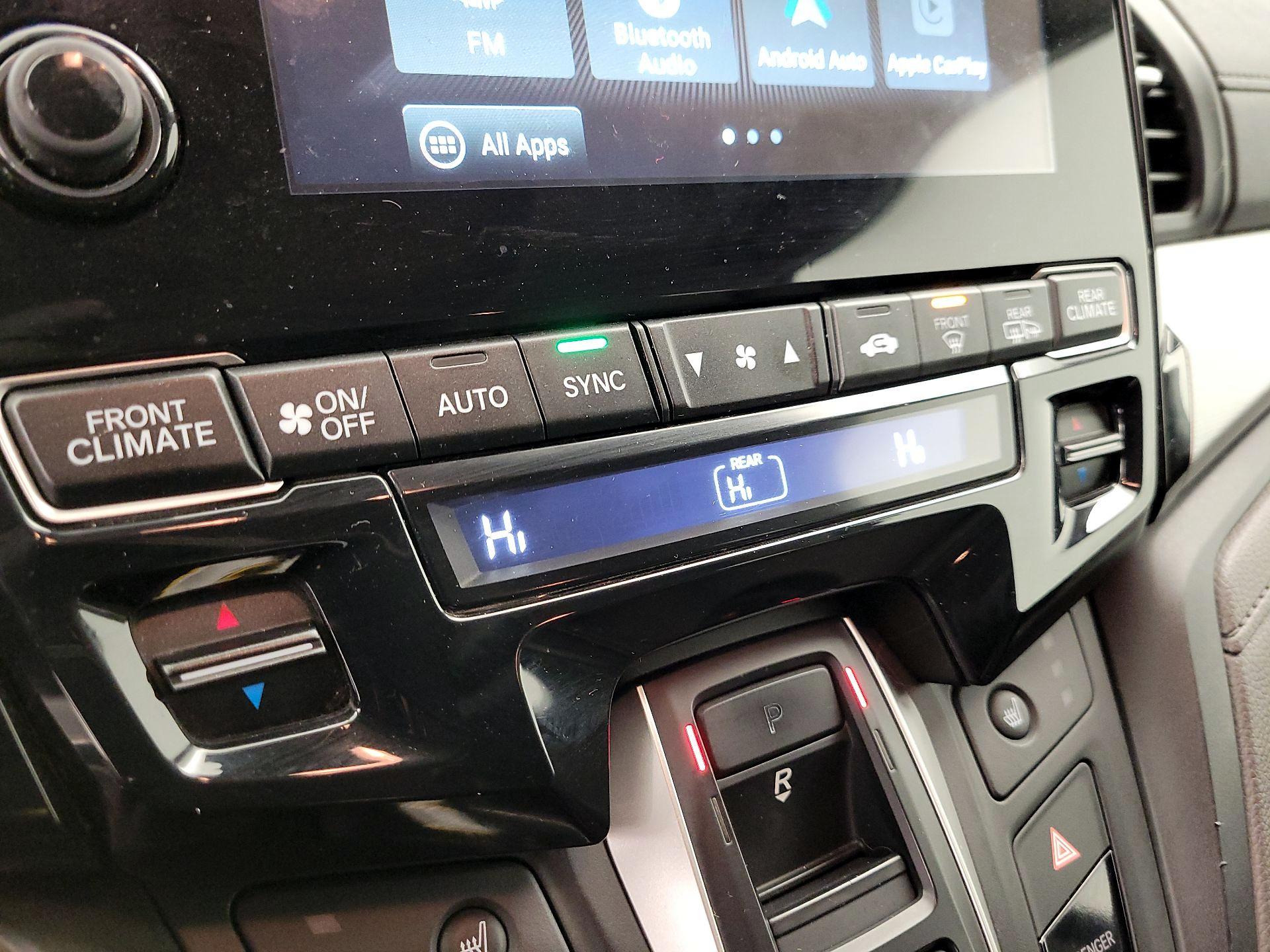 Thumbnail: 2018 Honda Odyssey - 17