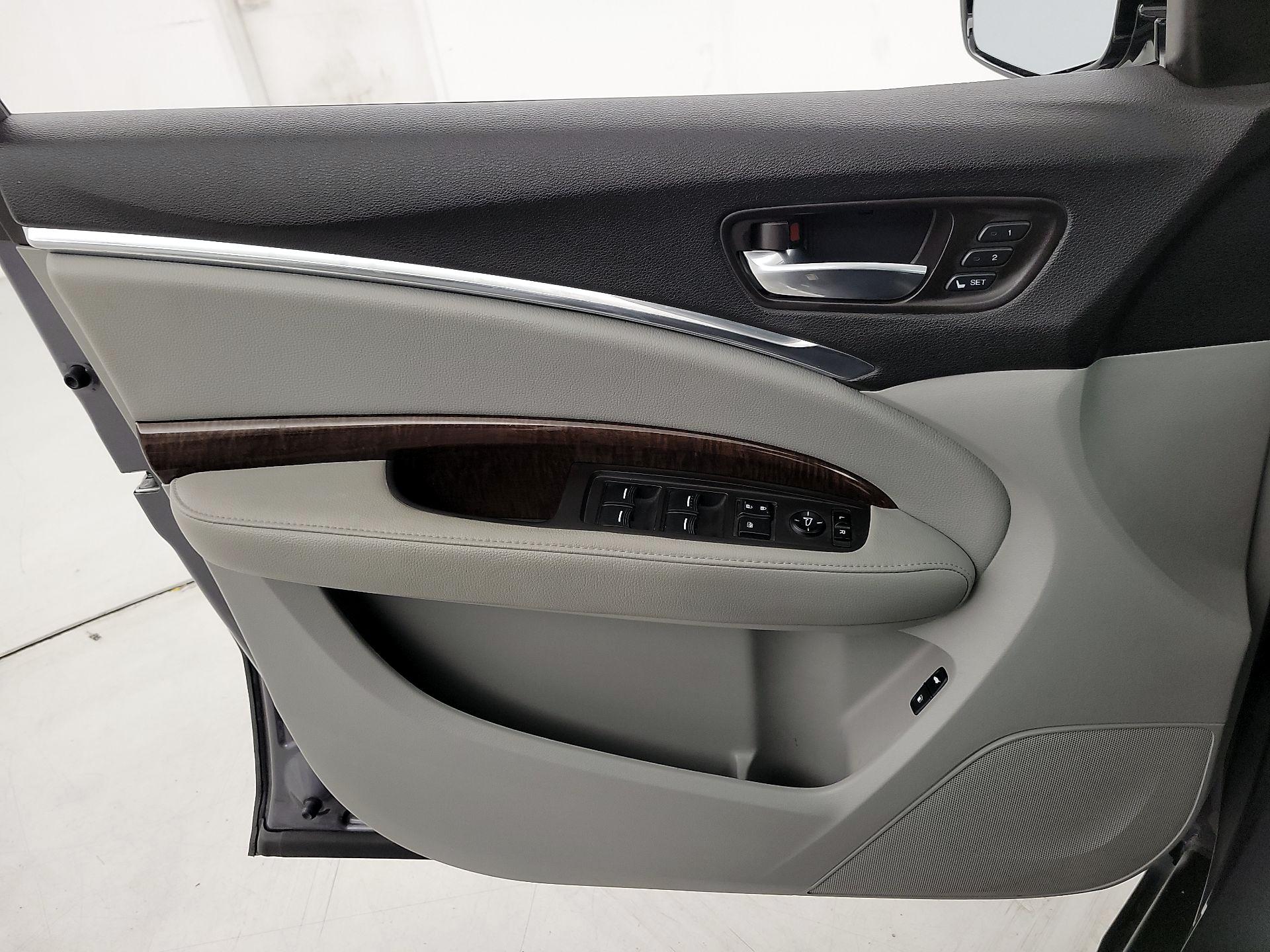 Thumbnail: 2018 Acura MDX - 12