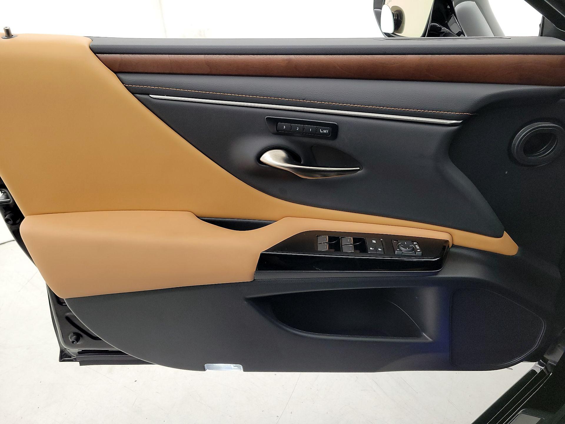 Thumbnail: 2024 Lexus ES - 12