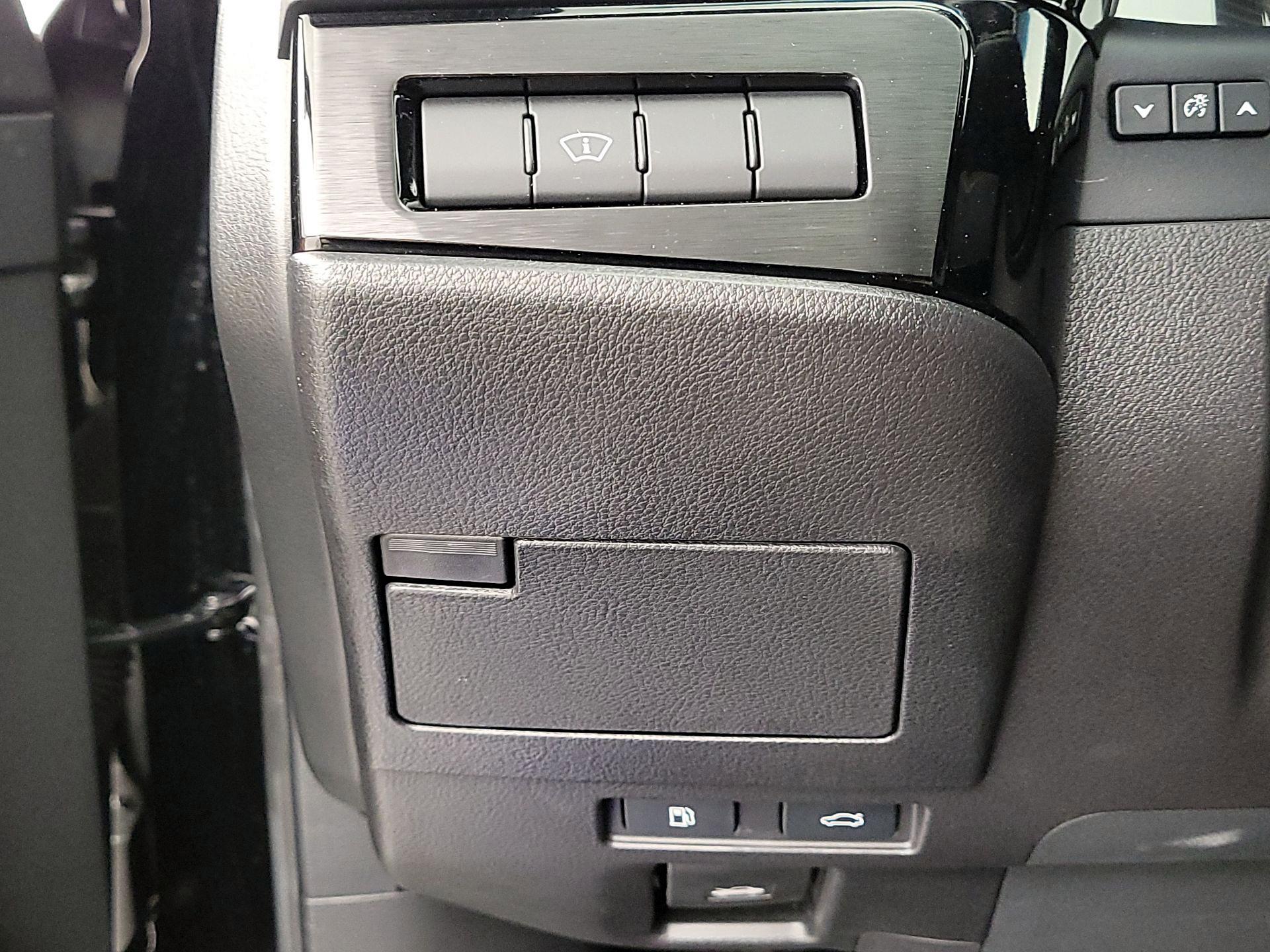 Thumbnail: 2024 Lexus ES - 13