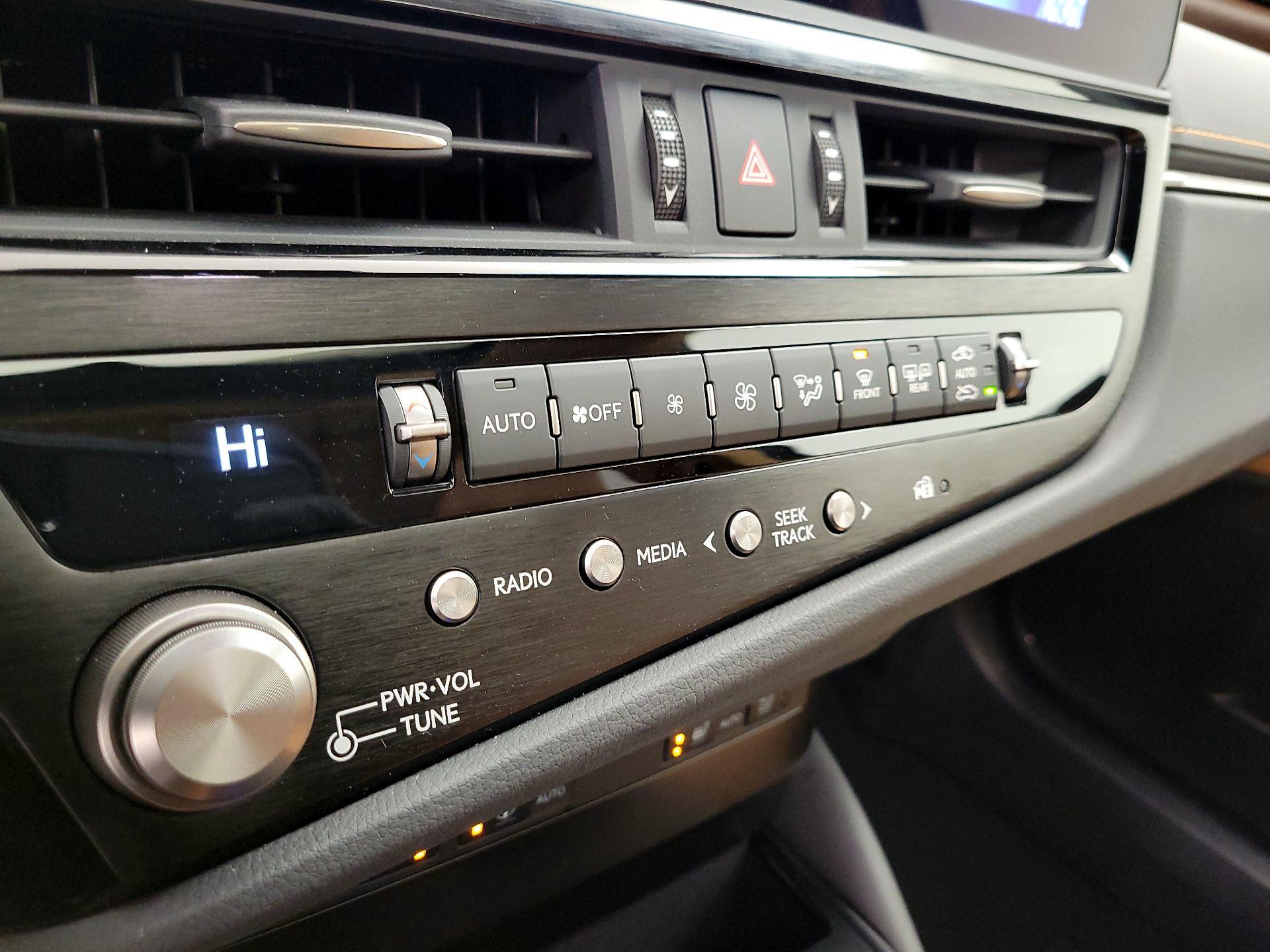 Thumbnail: 2024 Lexus ES - 16