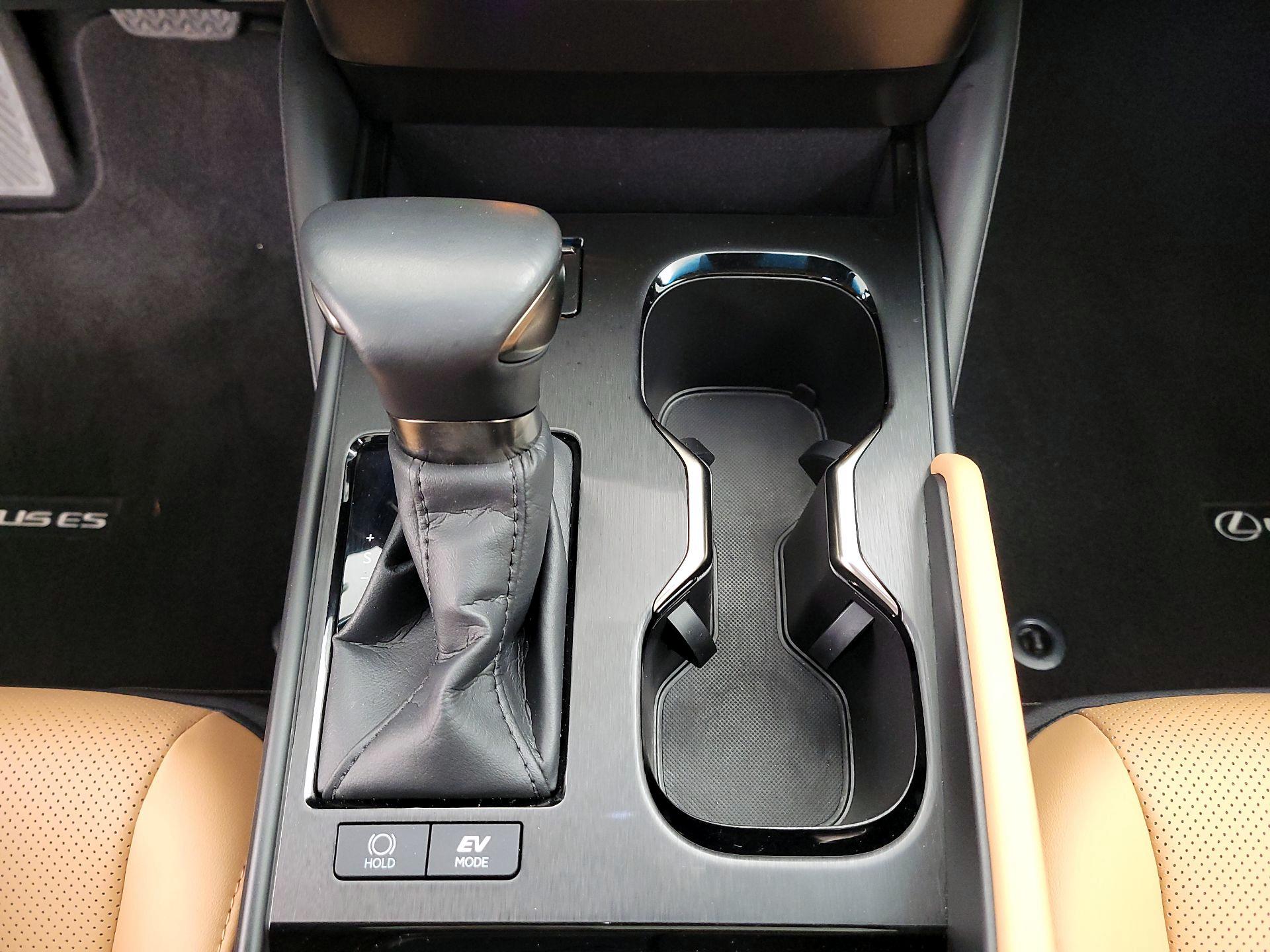 Thumbnail: 2024 Lexus ES - 17