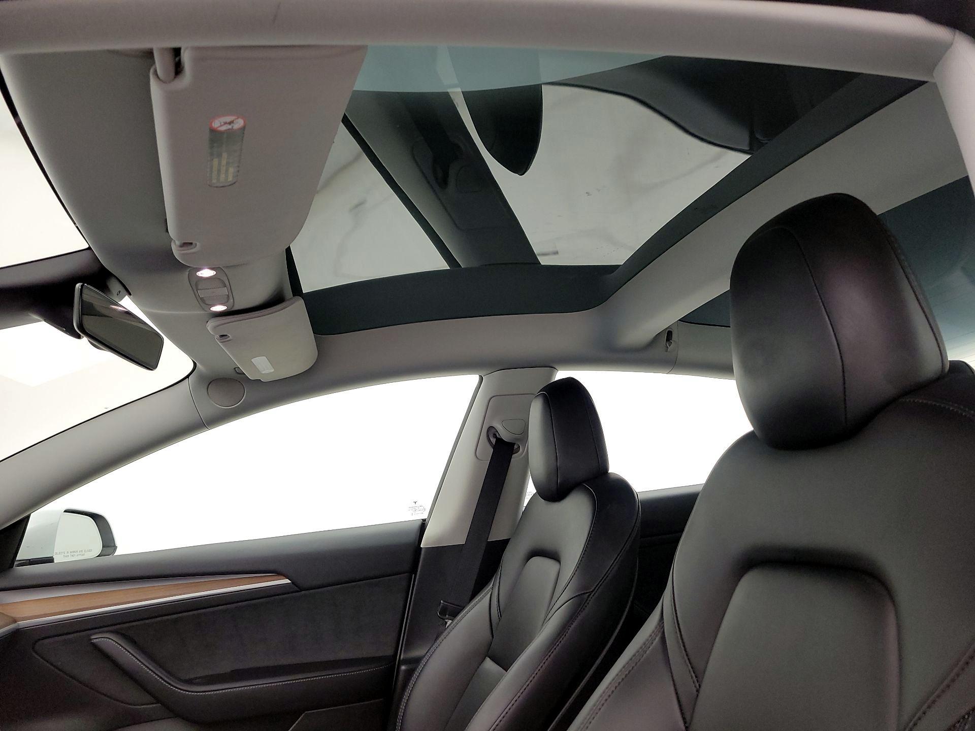 Thumbnail: 2023 Tesla Model 3 - 19