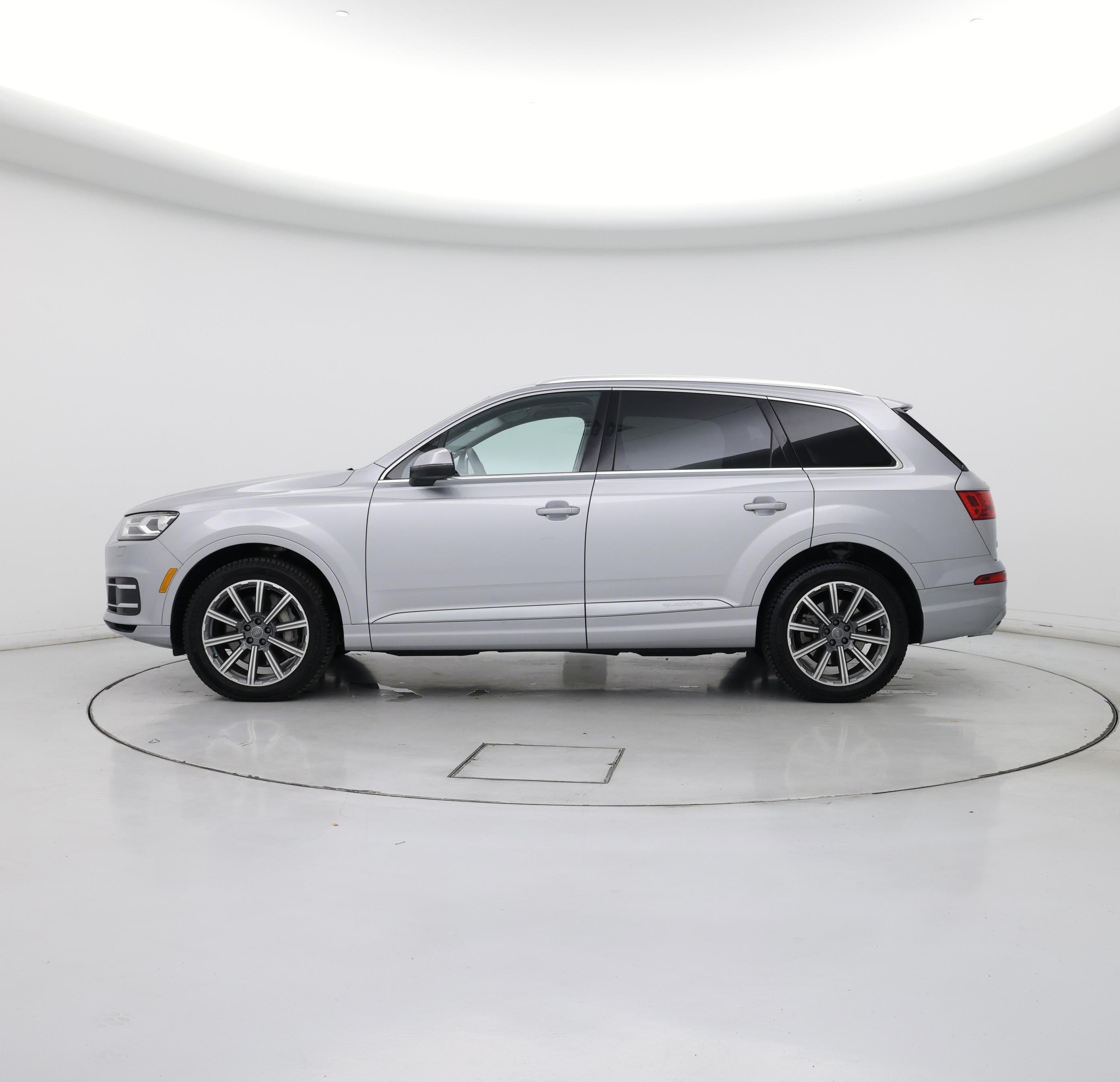 Thumbnail: 2019 Audi Q7 - 3