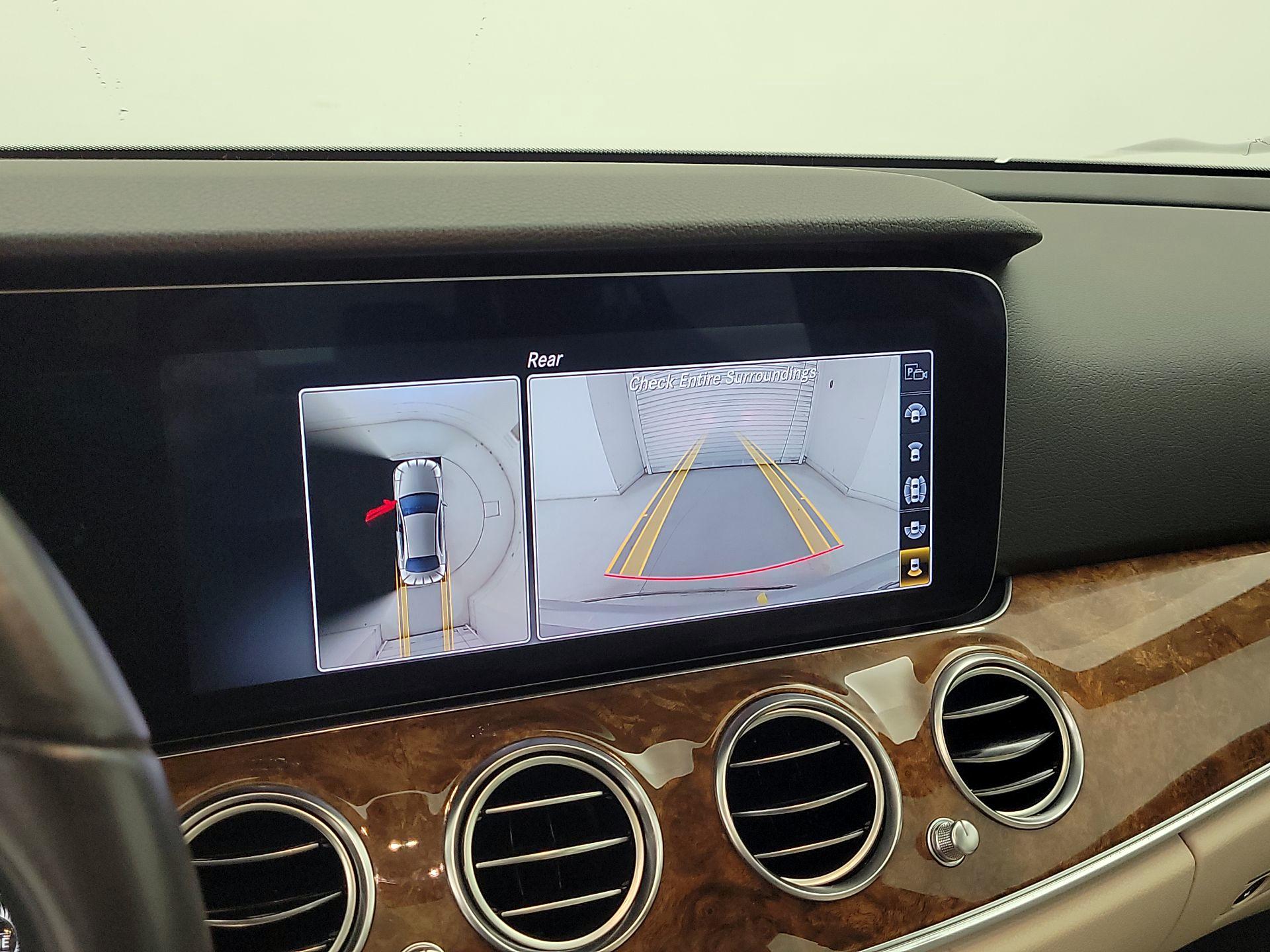 Thumbnail: 2020 Mercedes-Benz E-Class - 15