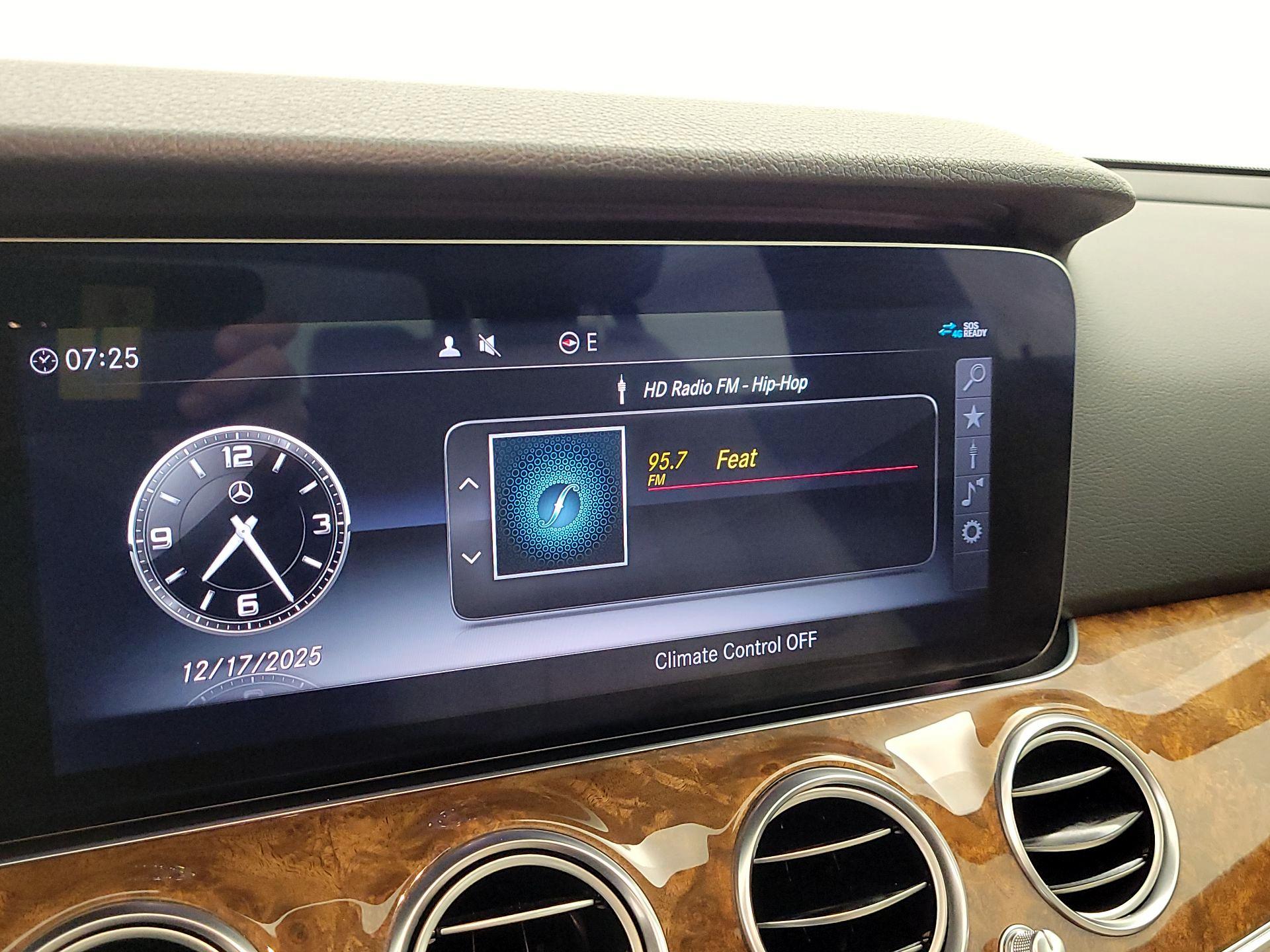 Thumbnail: 2020 Mercedes-Benz E-Class - 16