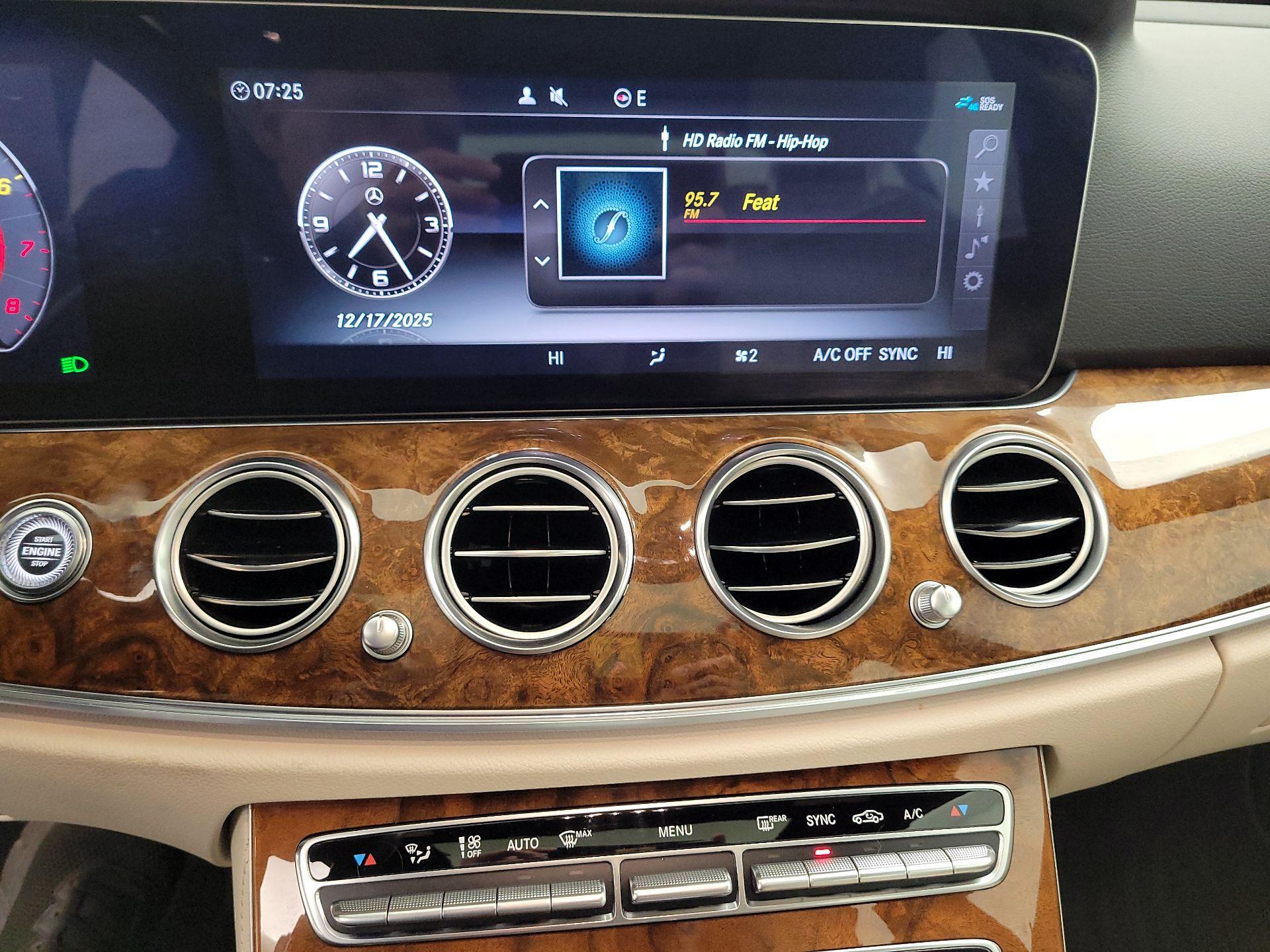 Thumbnail: 2020 Mercedes-Benz E-Class - 17