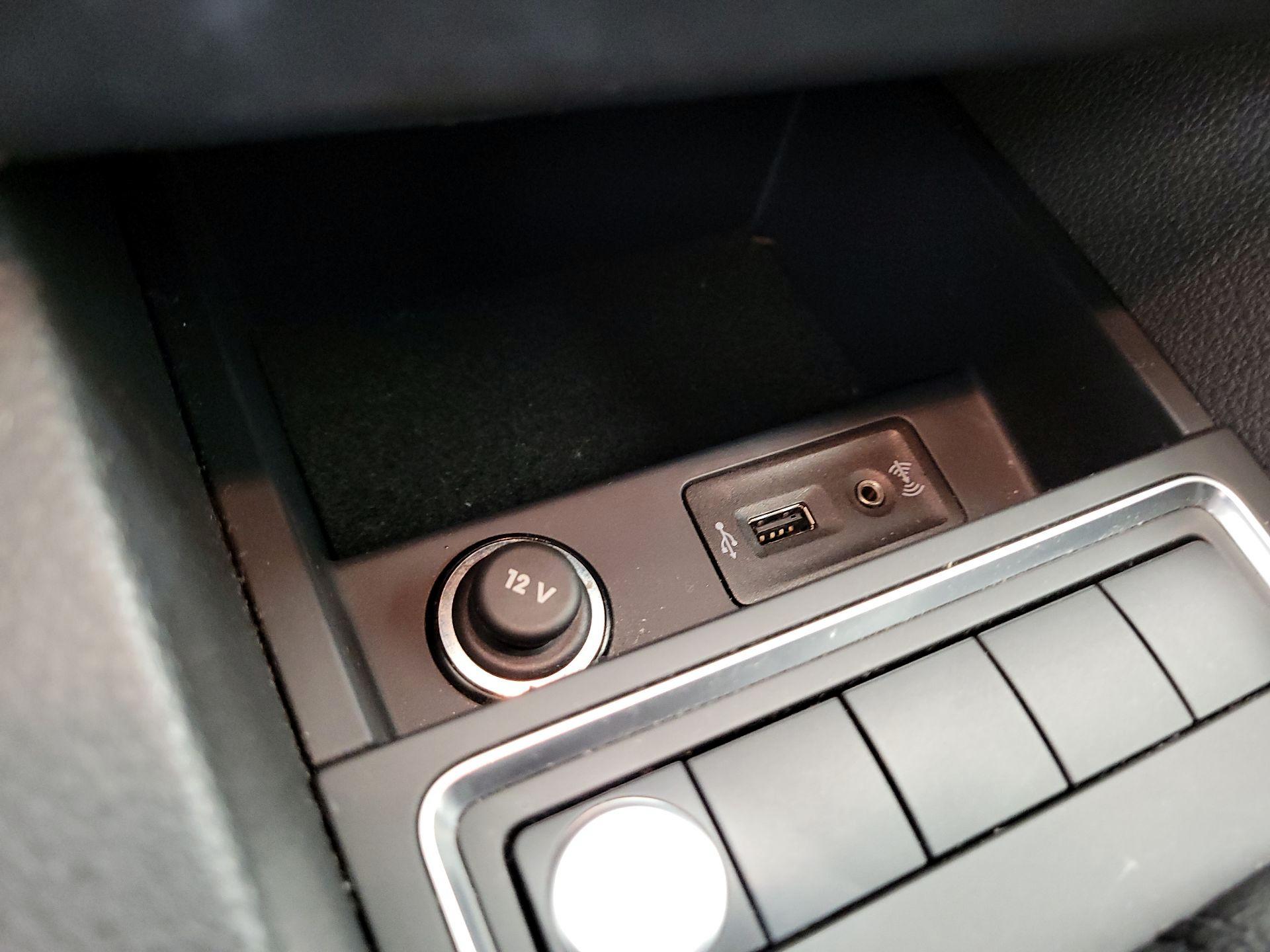 Thumbnail: 2017 Volkswagen Jetta - 18