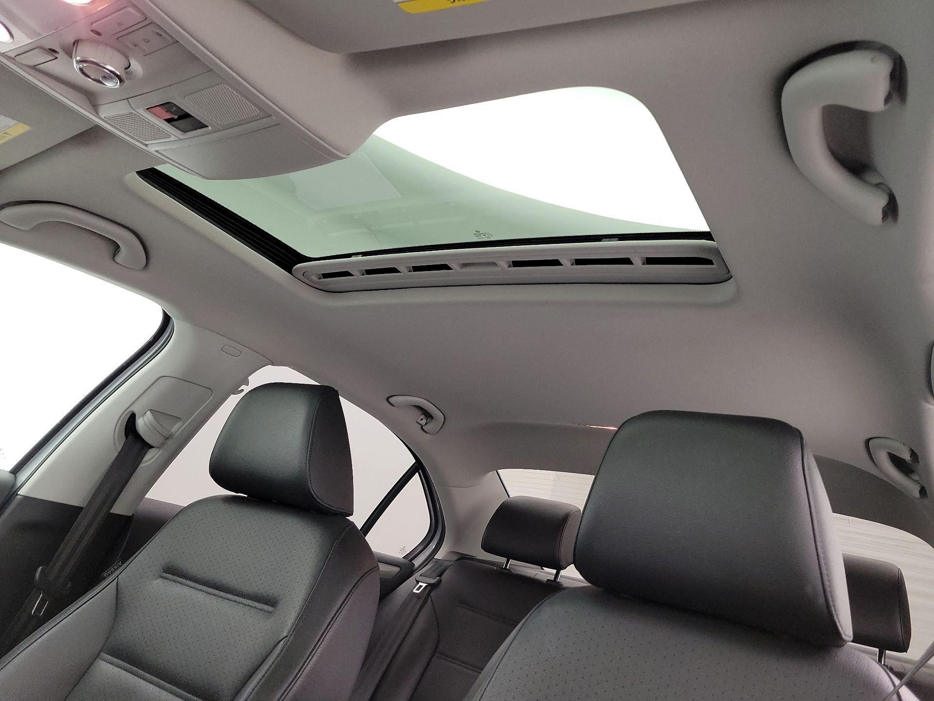 Thumbnail: 2017 Volkswagen Jetta - 19