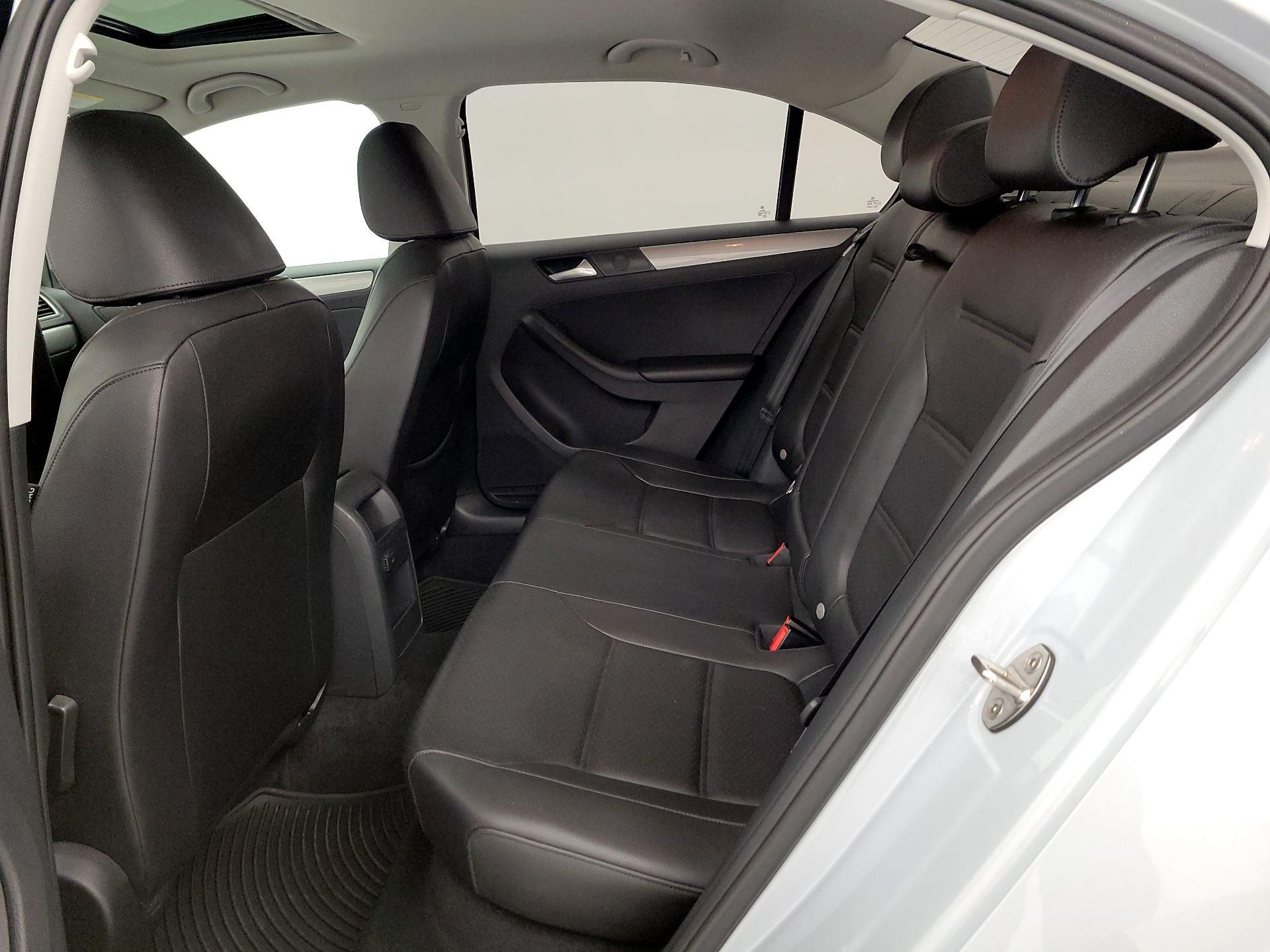 Thumbnail: 2017 Volkswagen Jetta - 20