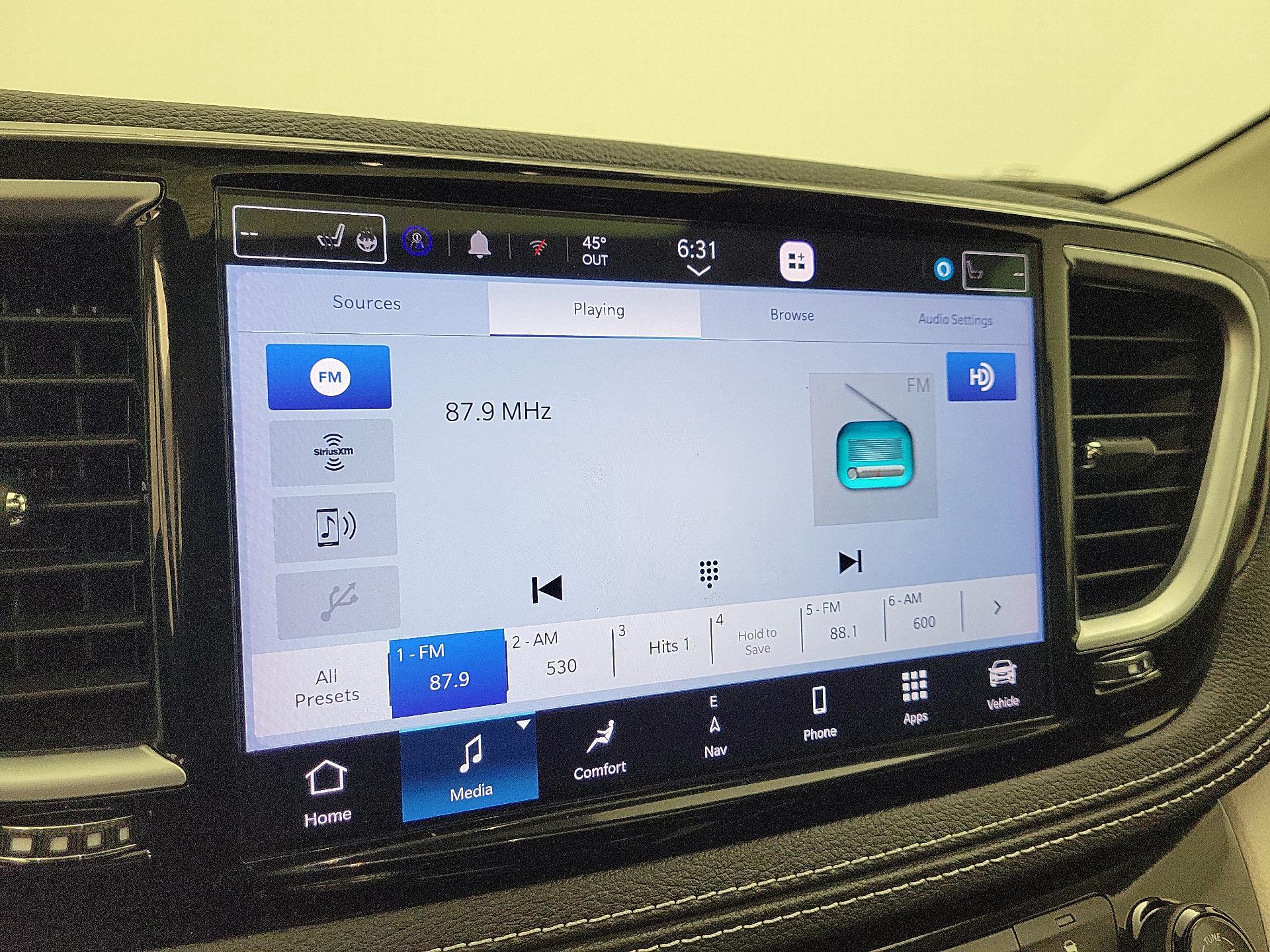 Thumbnail: 2023 Chrysler Pacifica - 16