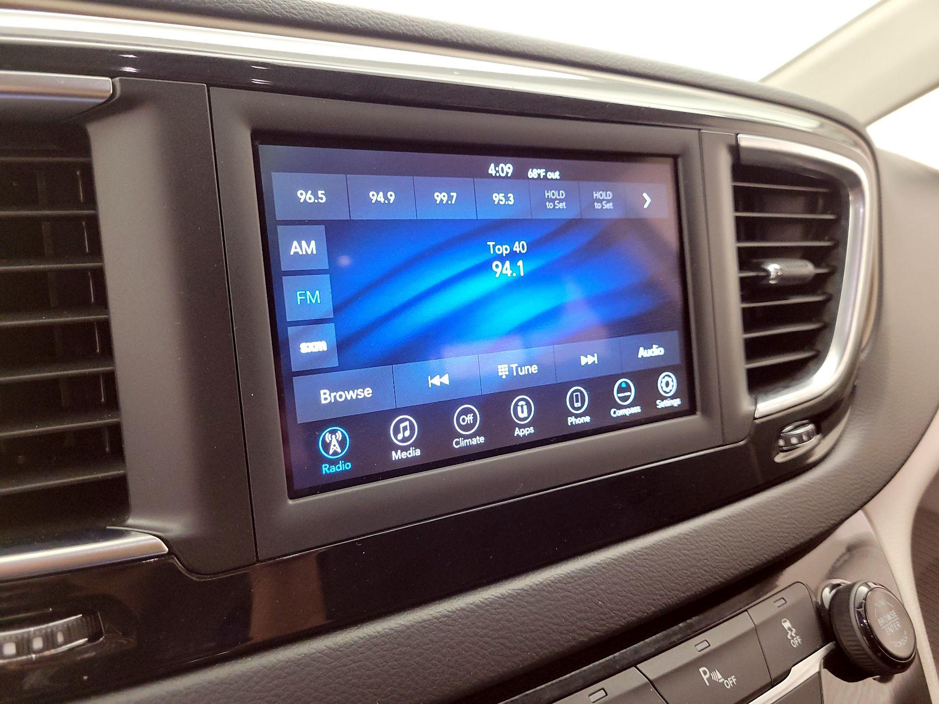 Thumbnail: 2019 Chrysler Pacifica - 16