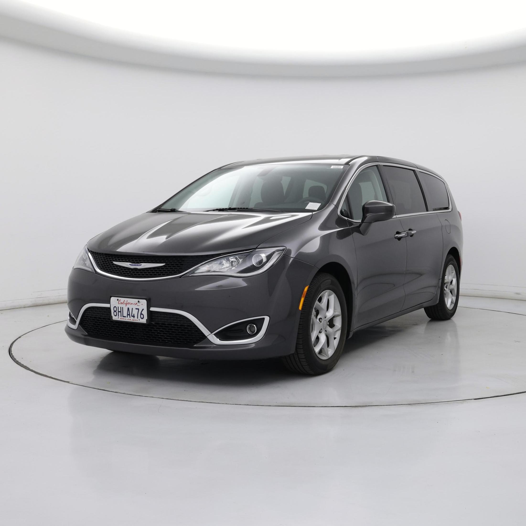 Thumbnail: 2019 Chrysler Pacifica - 4