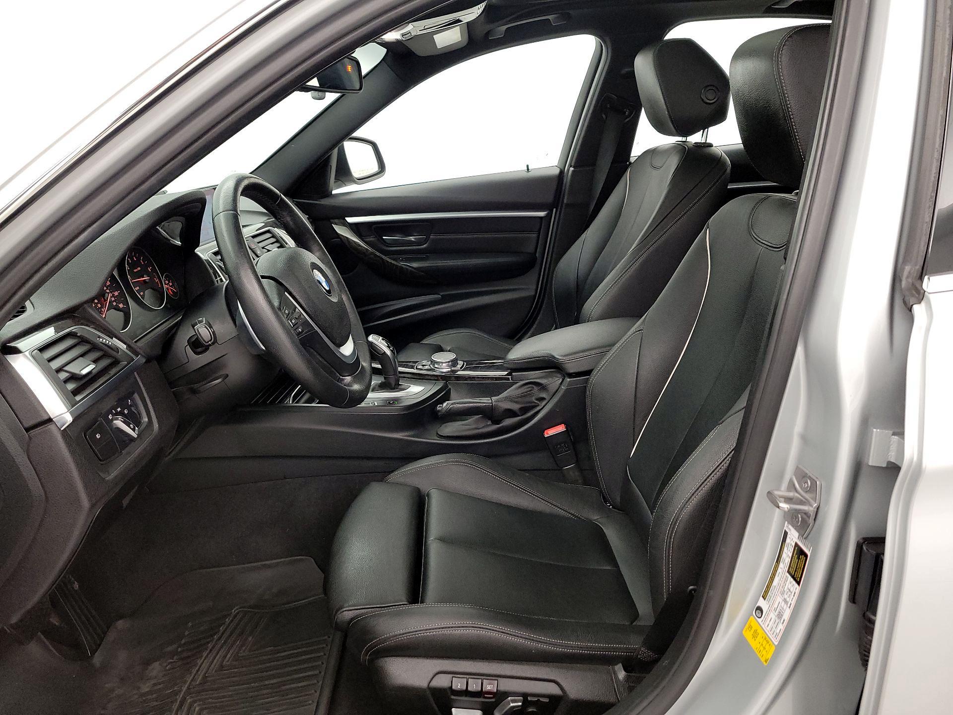 Thumbnail: 2016 BMW 3 Series - 11