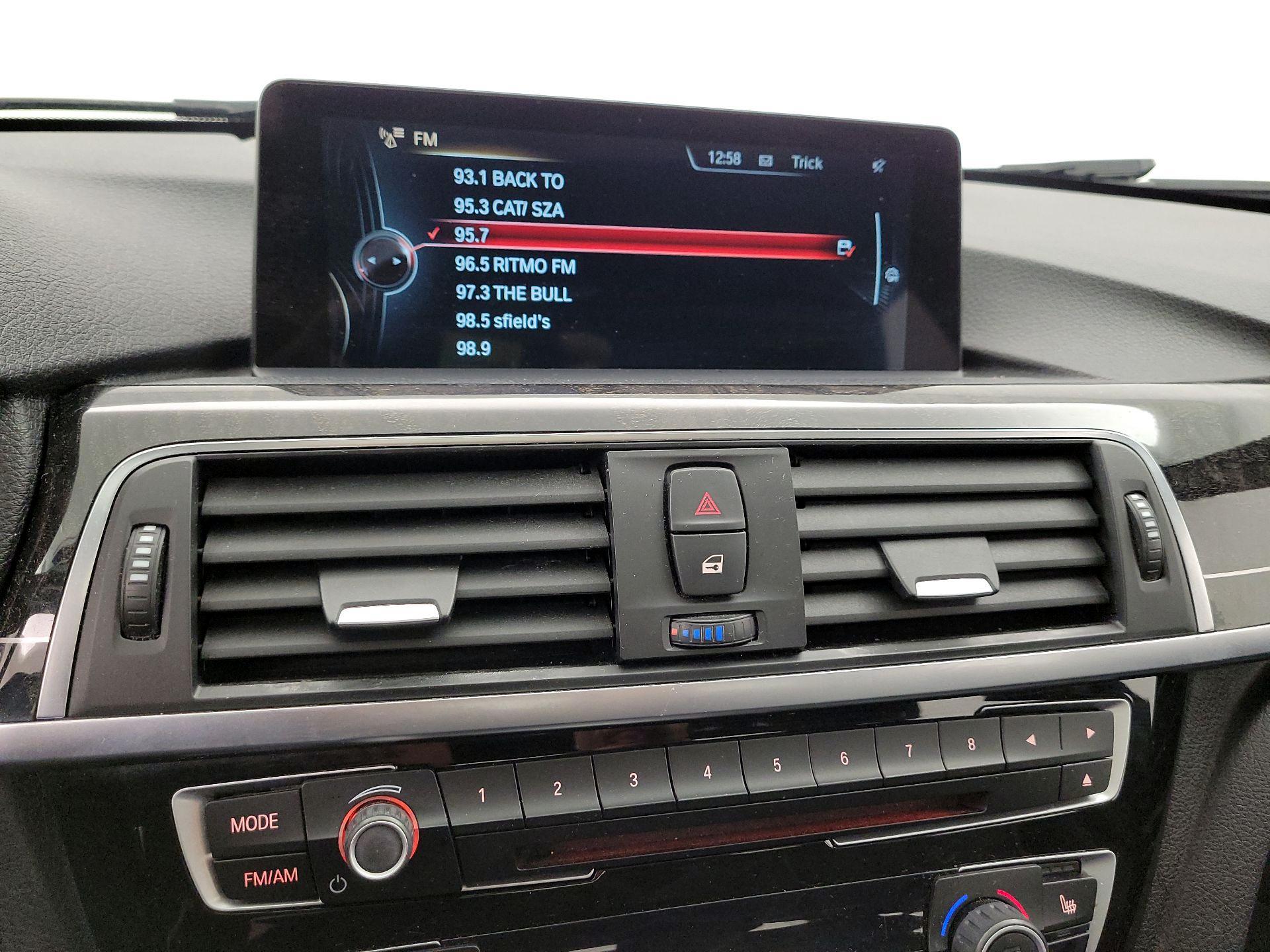 Thumbnail: 2016 BMW 3 Series - 16