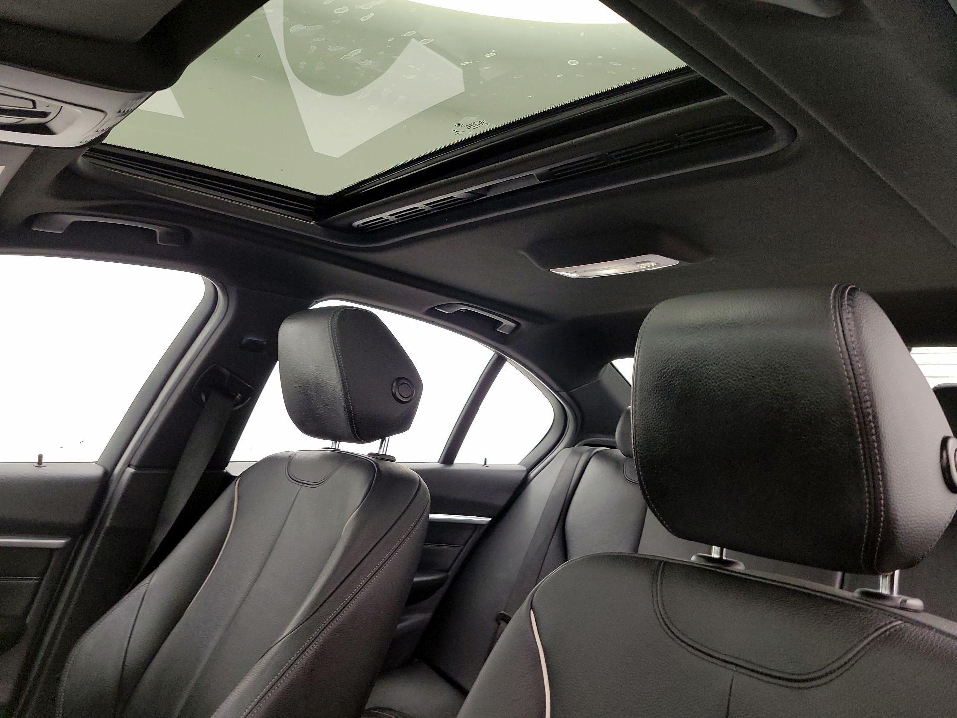 Thumbnail: 2016 BMW 3 Series - 20