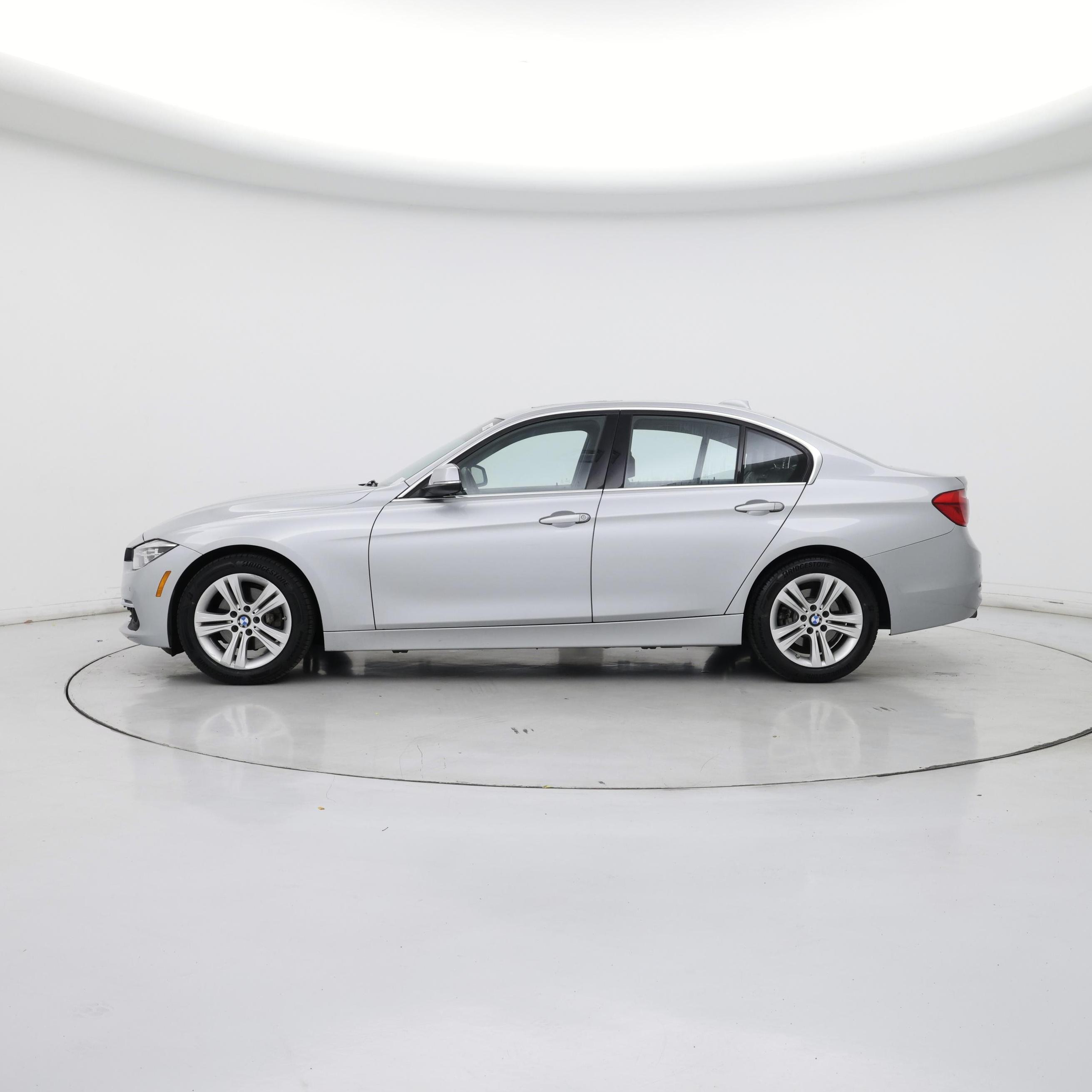 Thumbnail: 2016 BMW 3 Series - 3