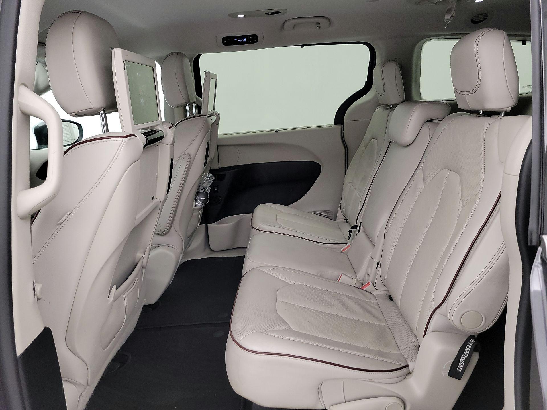 Thumbnail: 2017 Chrysler Pacifica - 20