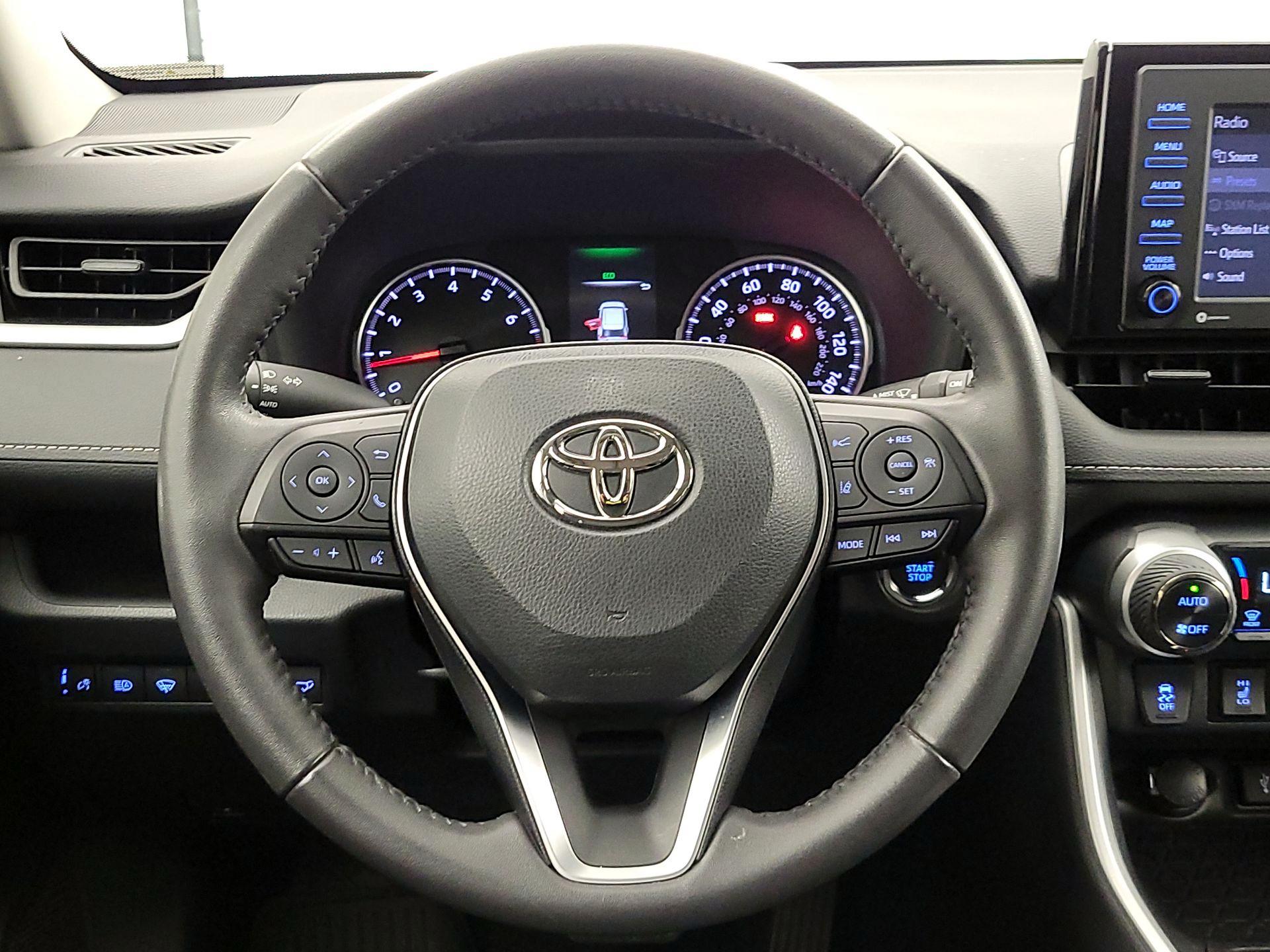 Thumbnail: 2022 Toyota RAV4 - 10