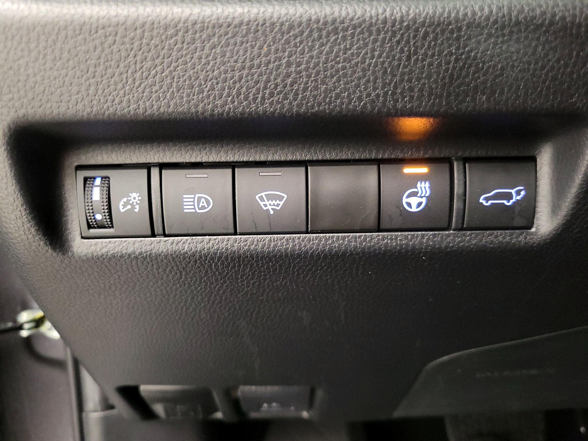 Thumbnail: 2022 Toyota RAV4 - 13