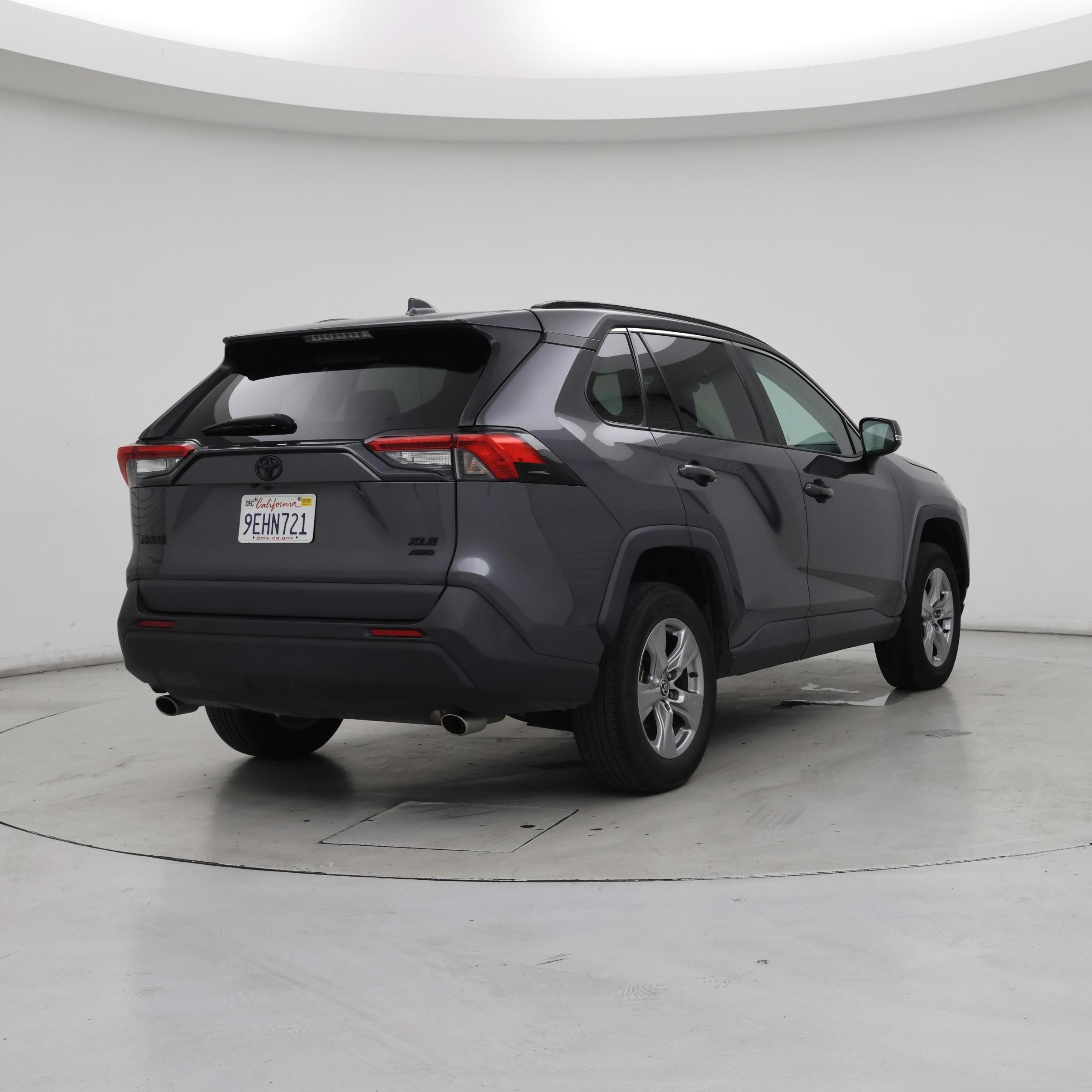 Thumbnail: 2022 Toyota RAV4 - 8