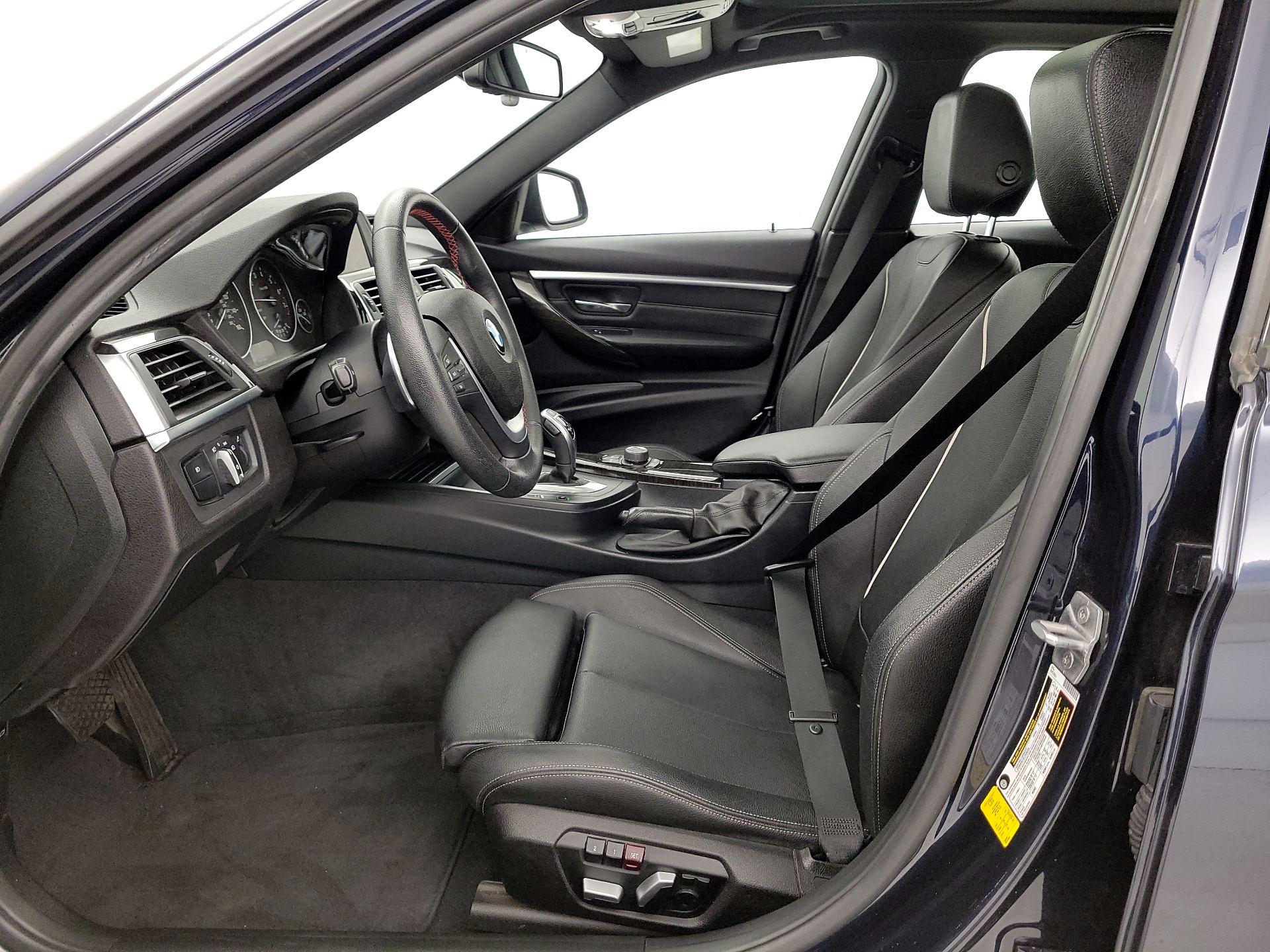 Thumbnail: 2016 BMW 3 Series - 11