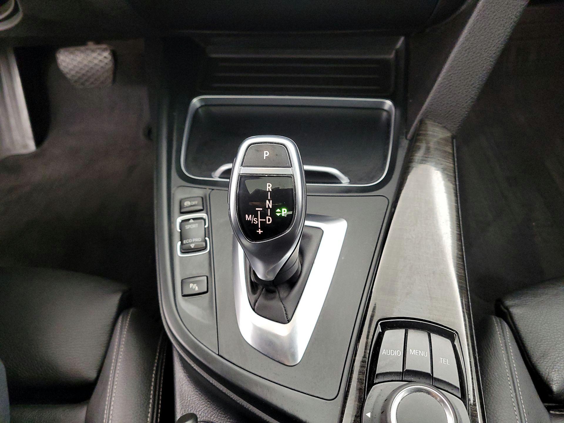 Thumbnail: 2016 BMW 3 Series - 17