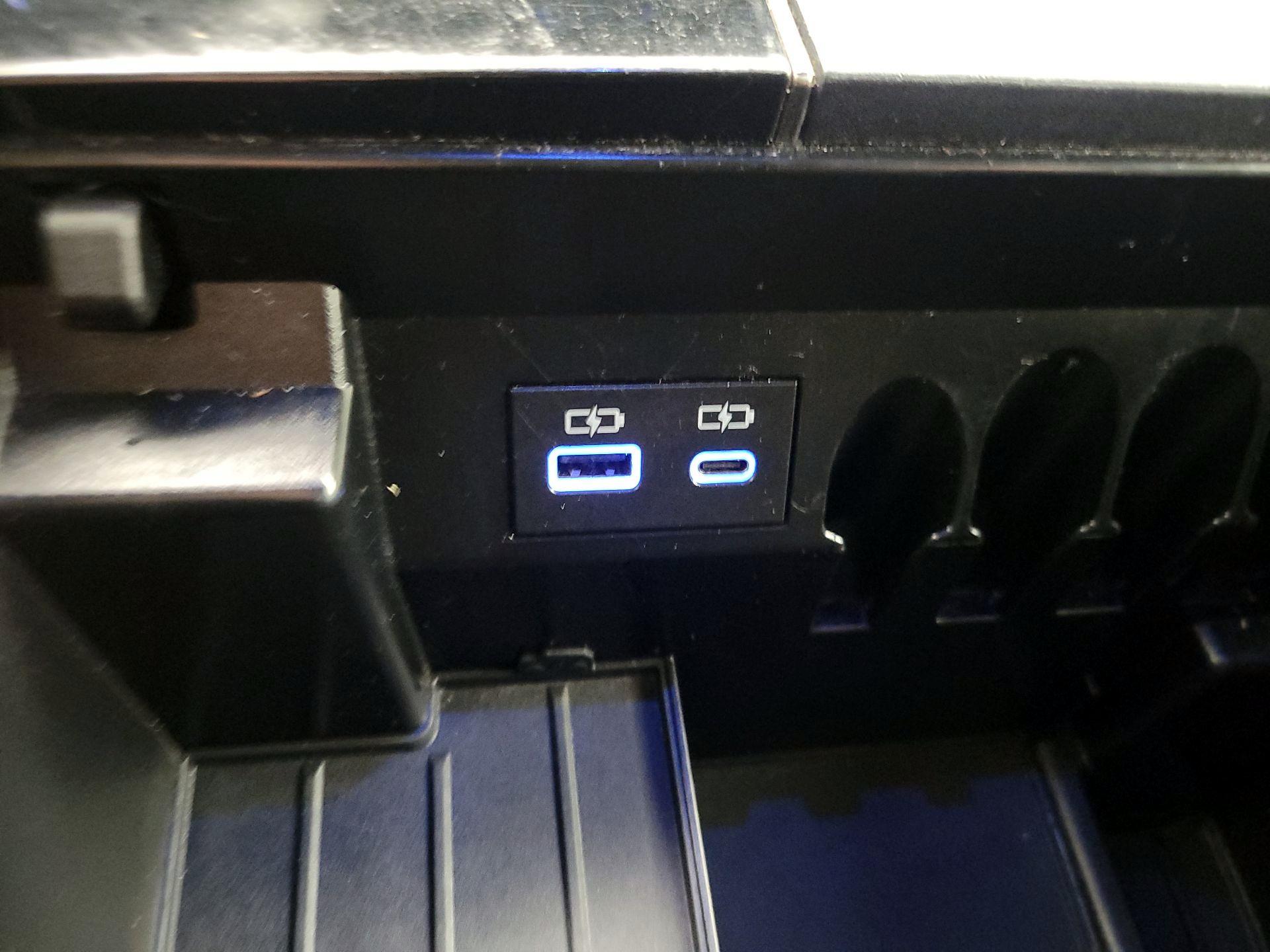 Thumbnail: 2023 Toyota Tundra - 19