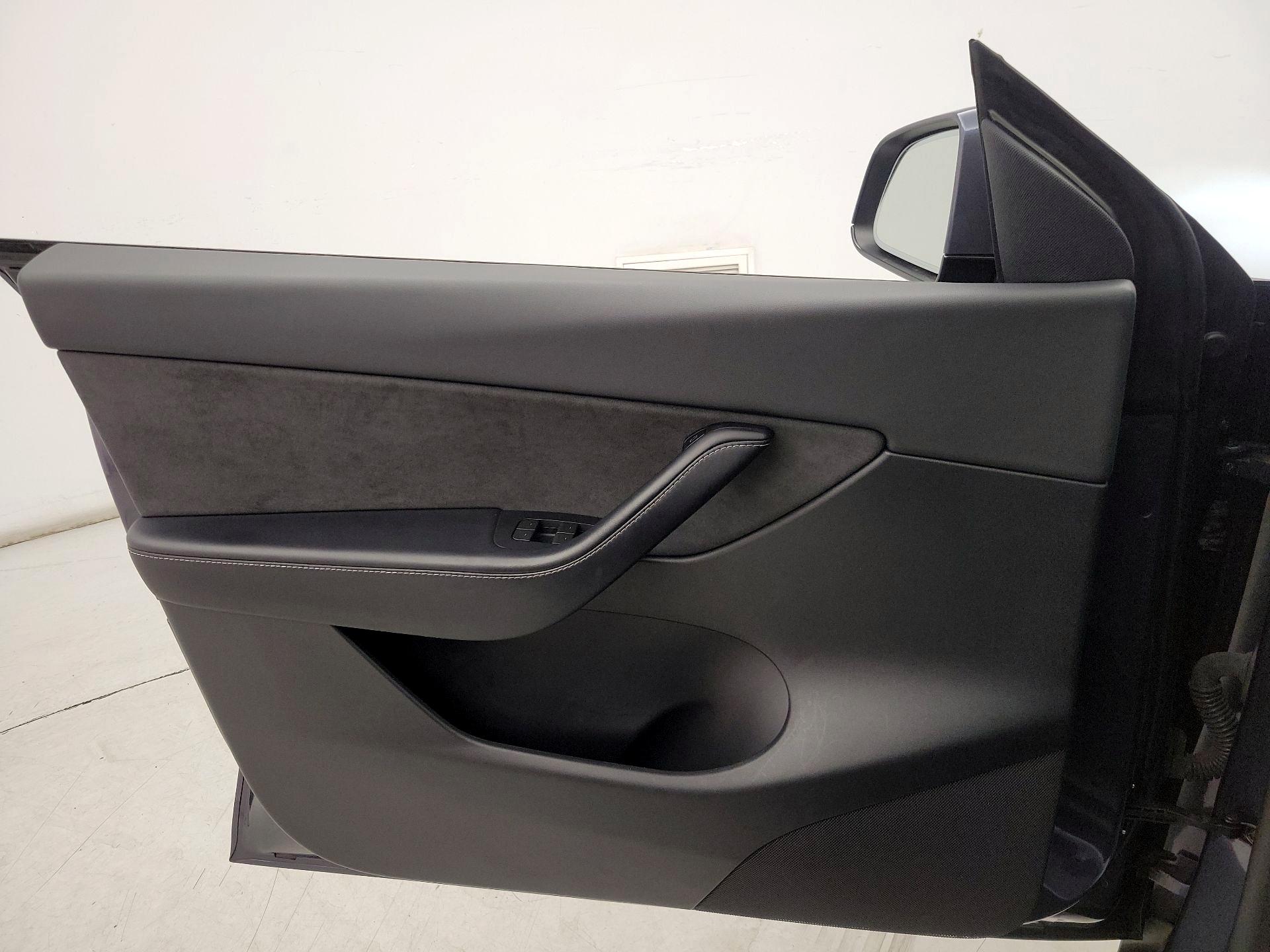 Thumbnail: 2022 Tesla Model Y - 12