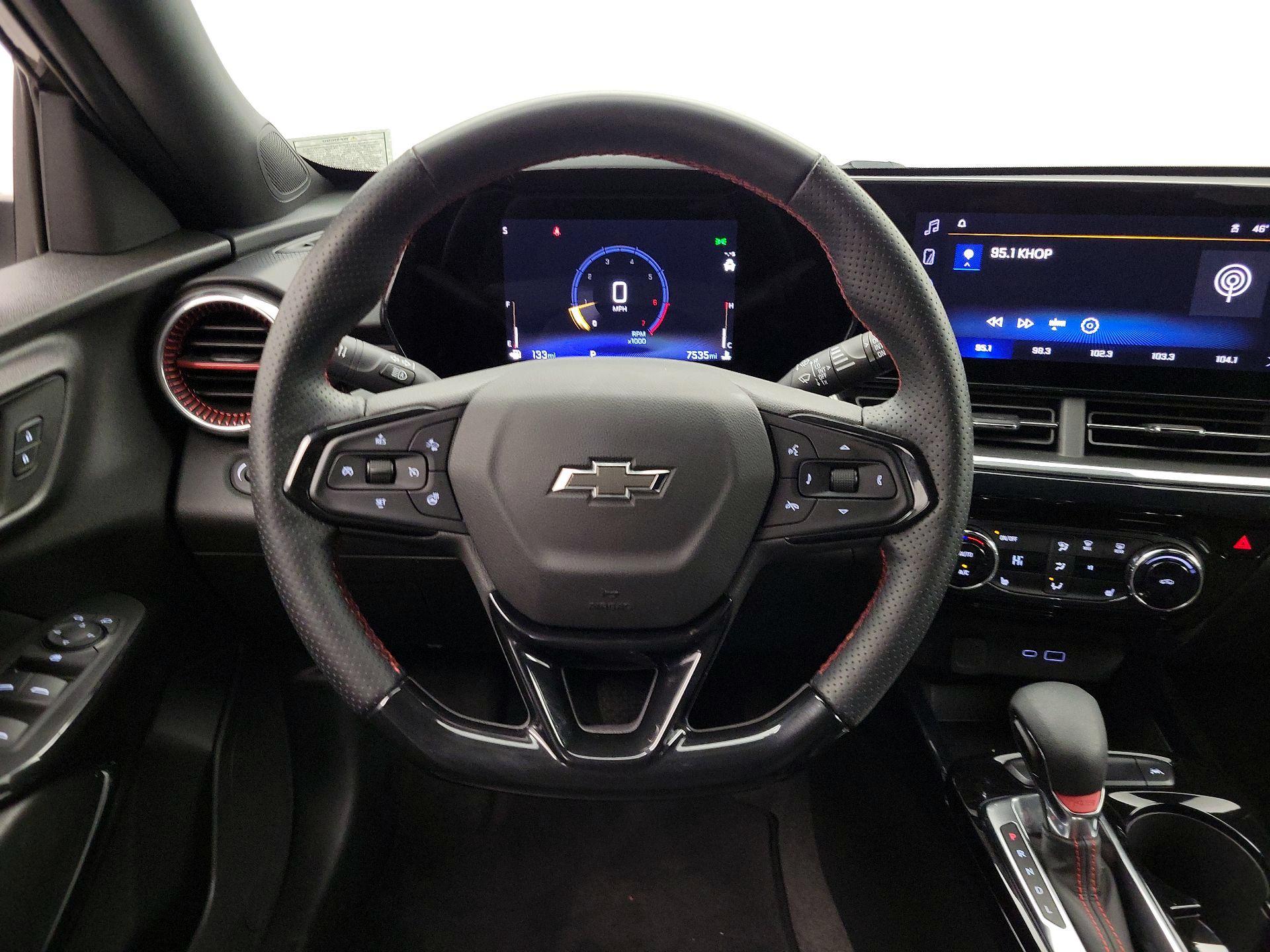 Thumbnail: 2024 Chevrolet Trax - 10