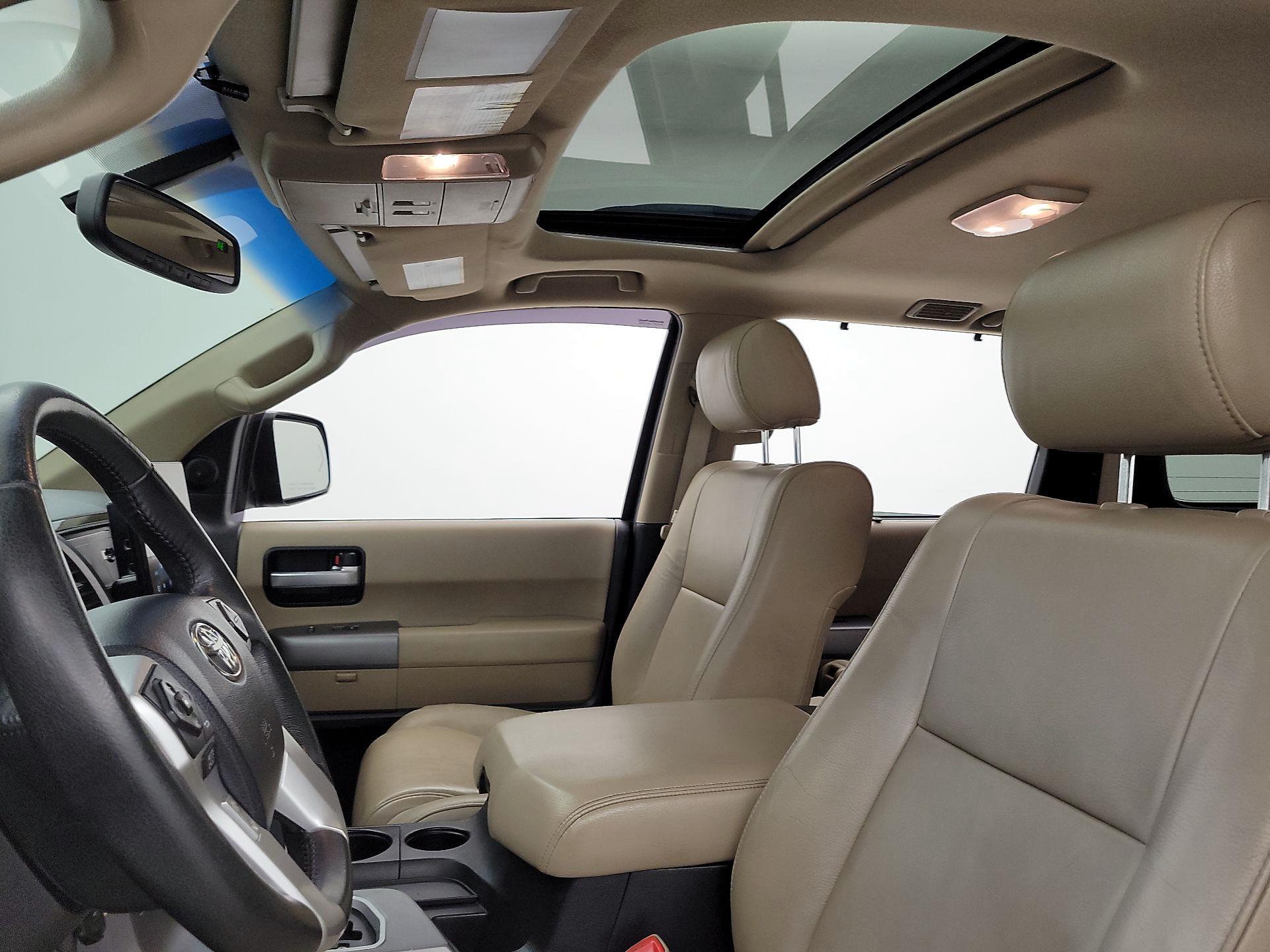 Thumbnail: 2015 Toyota Sequoia - 18