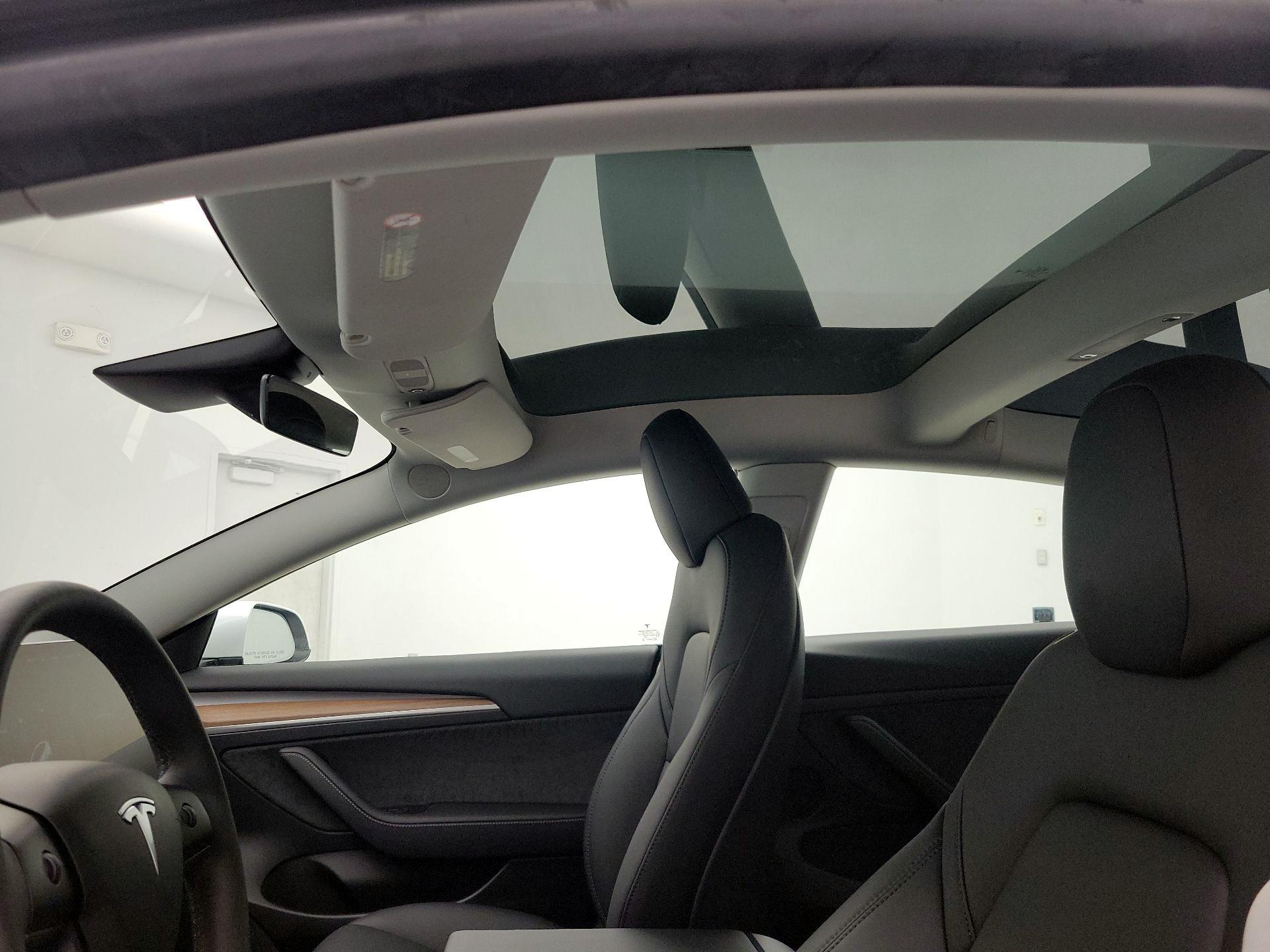 Thumbnail: 2023 Tesla Model 3 - 18