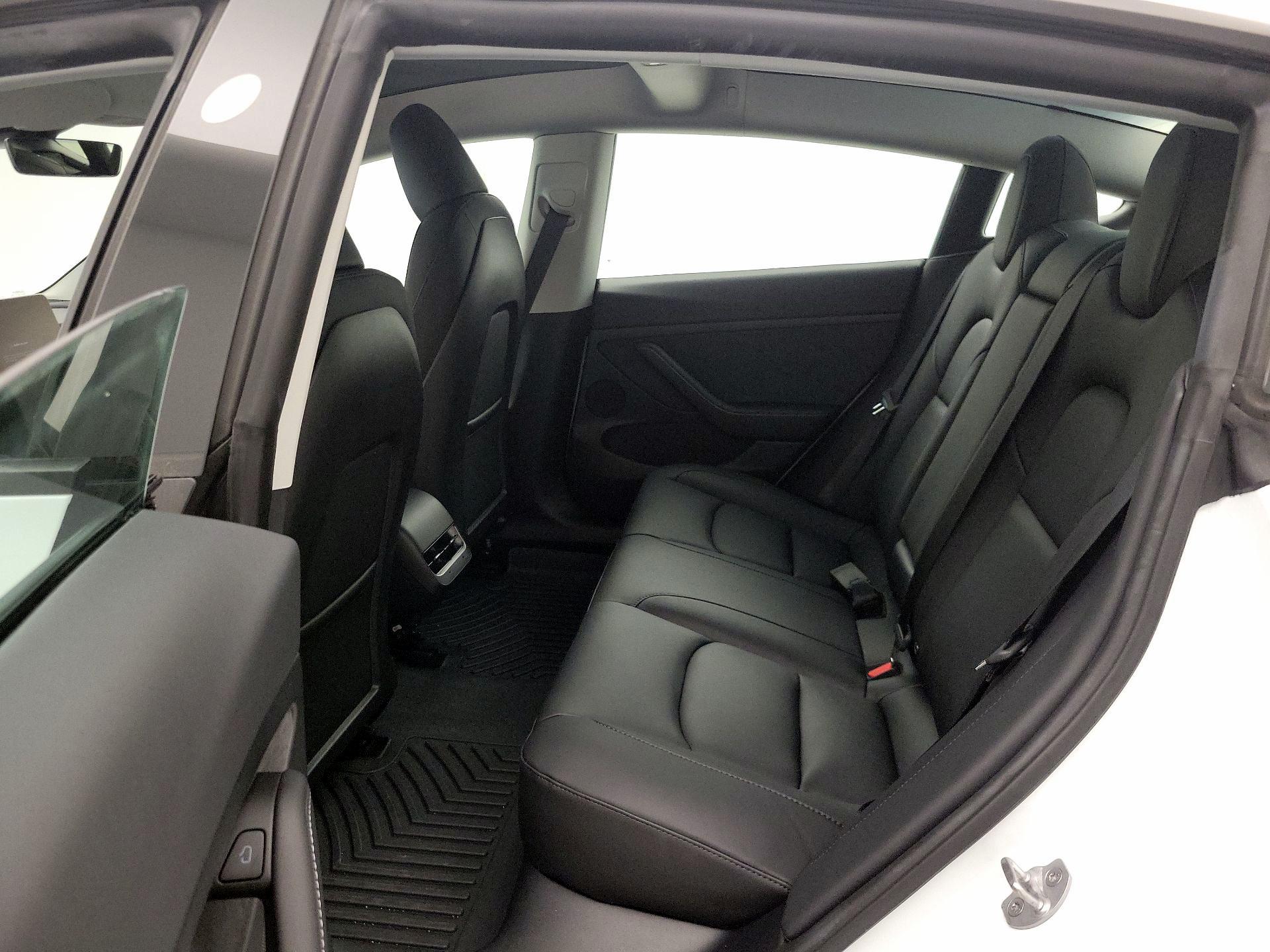 Thumbnail: 2023 Tesla Model 3 - 19