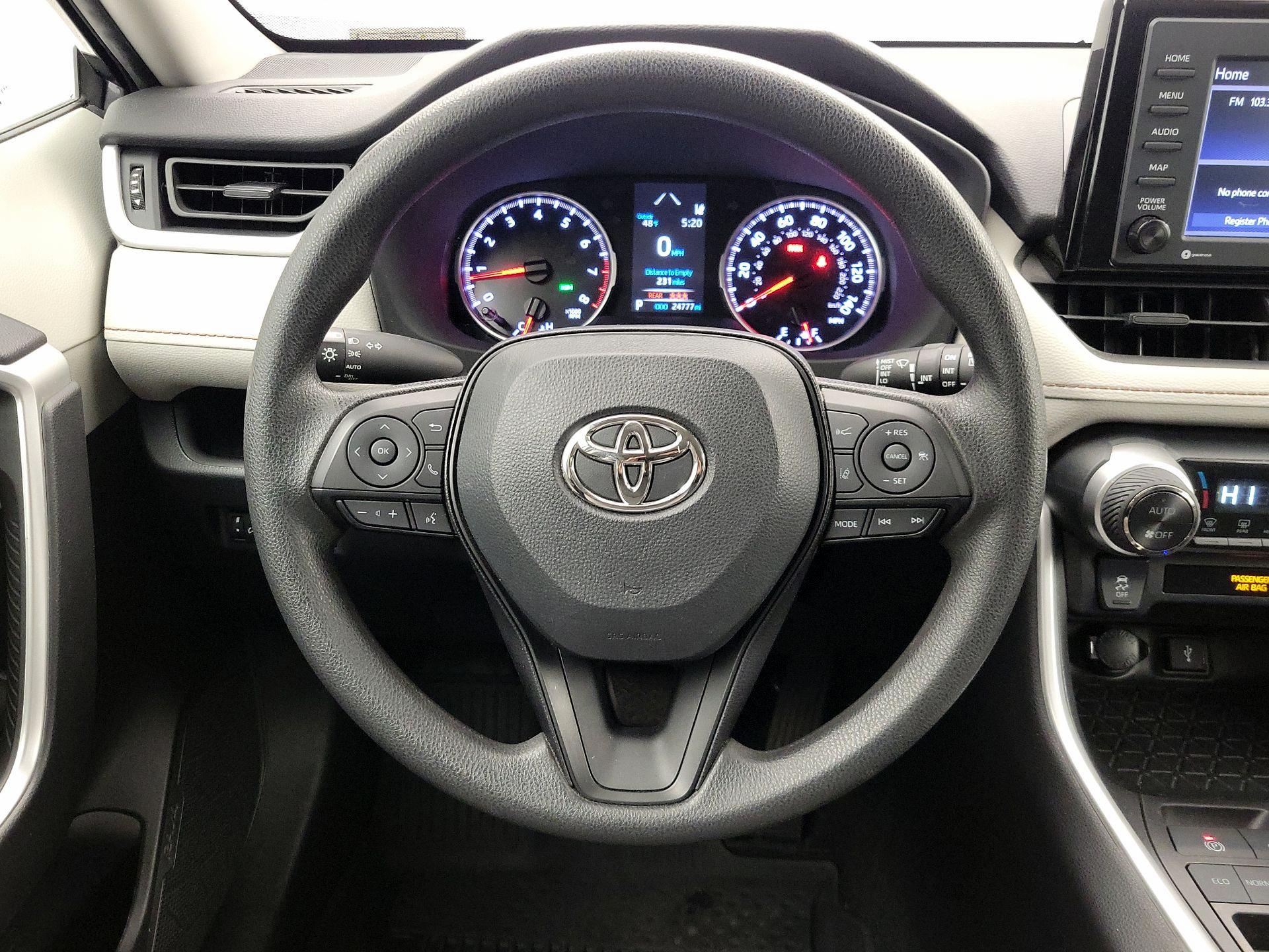 Thumbnail: 2022 Toyota RAV4 - 10