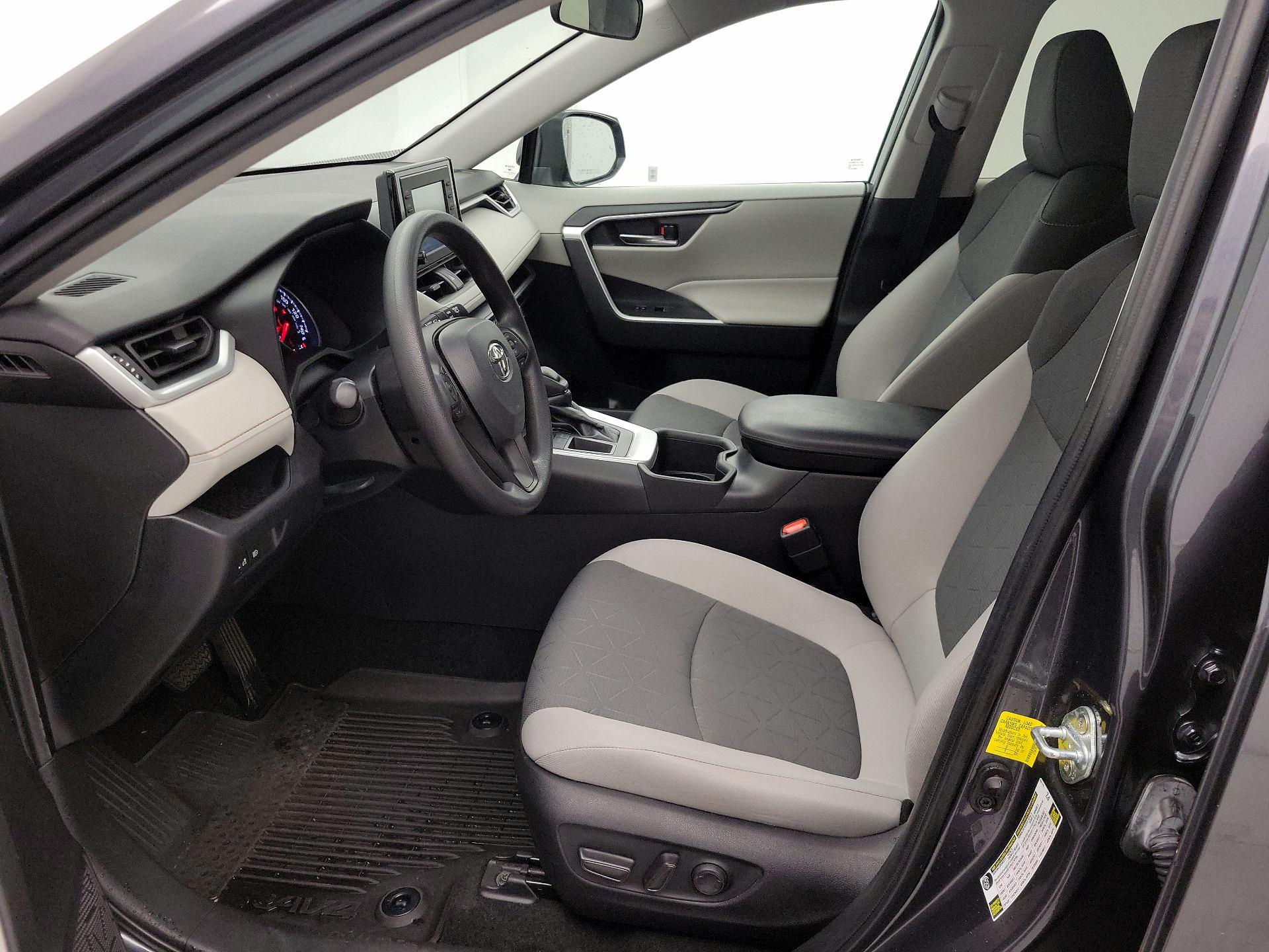 Thumbnail: 2022 Toyota RAV4 - 11