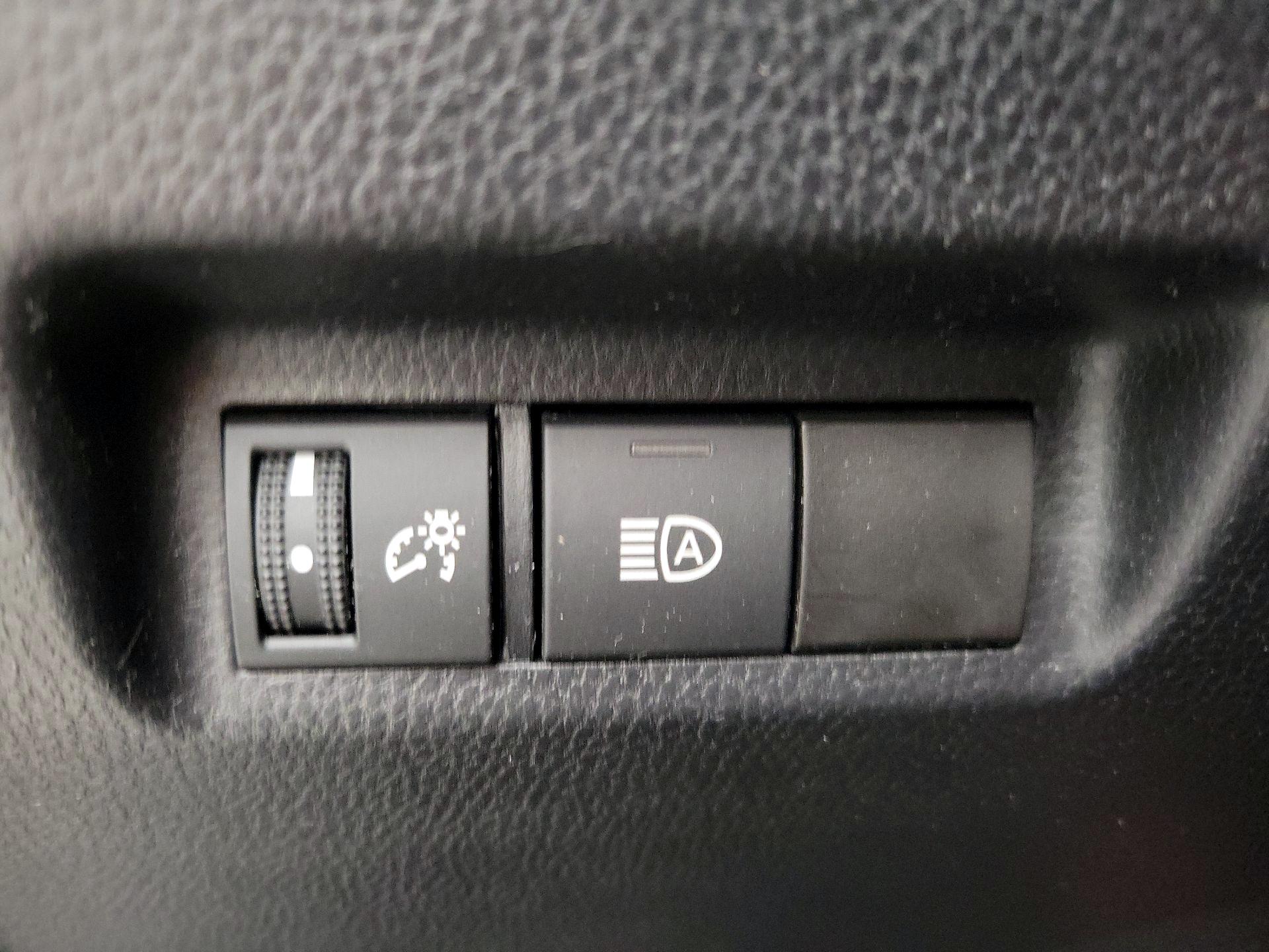 Thumbnail: 2022 Toyota RAV4 - 13