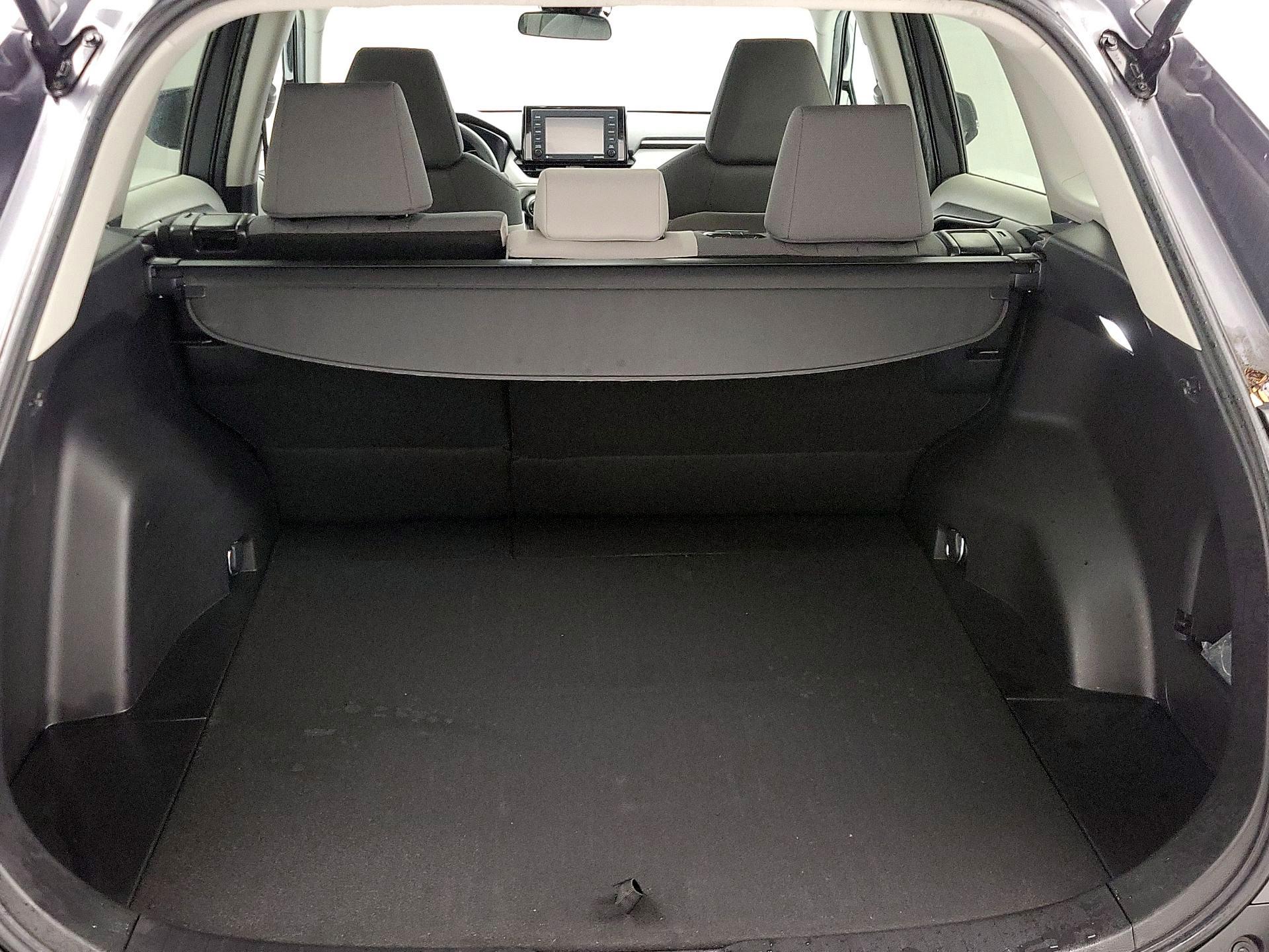 Thumbnail: 2022 Toyota RAV4 - 20