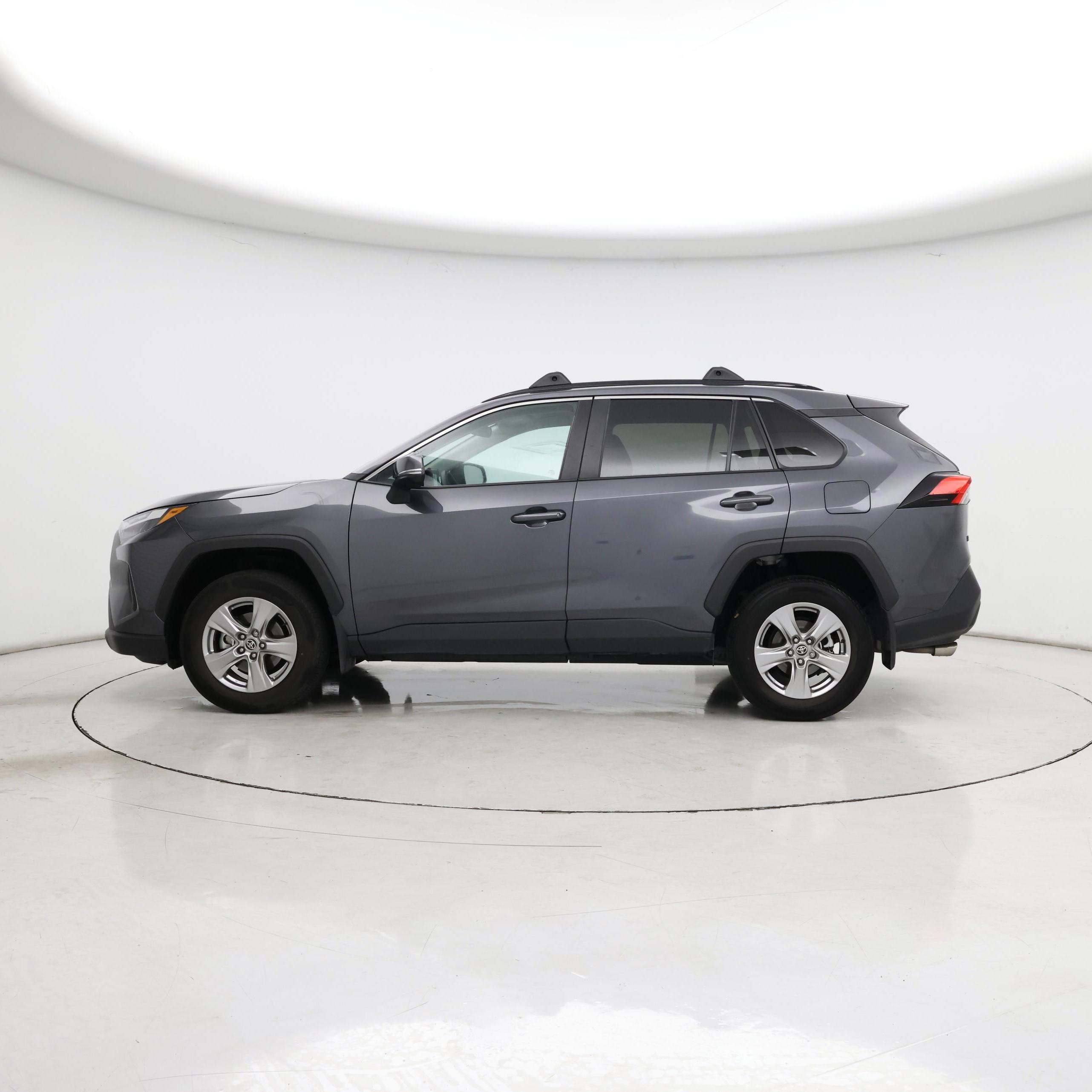 Thumbnail: 2022 Toyota RAV4 - 3