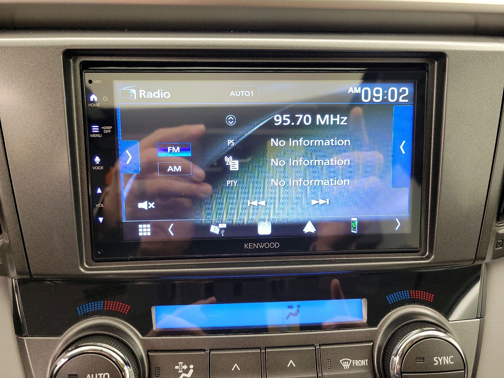 Thumbnail: 2014 Toyota RAV4 - 15