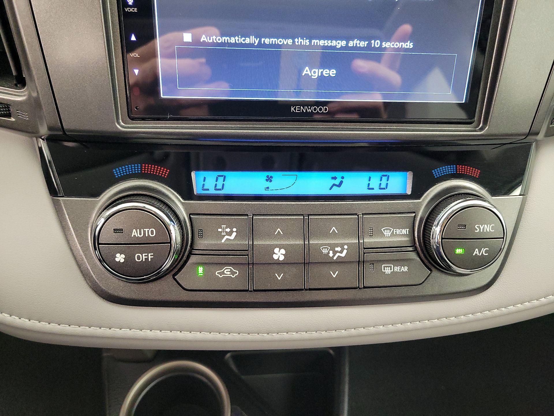 Thumbnail: 2014 Toyota RAV4 - 16