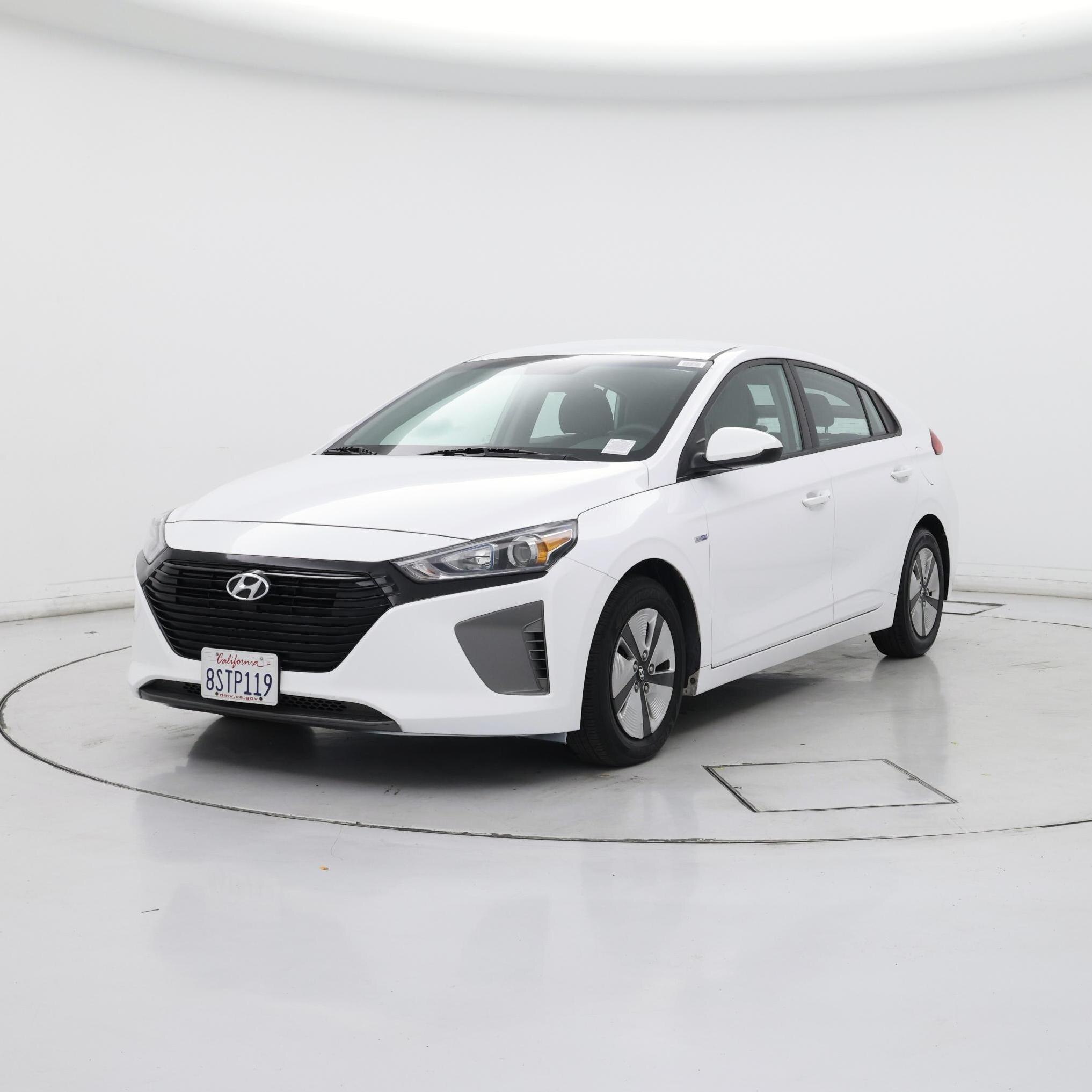 Thumbnail: 2019 Hyundai Ioniq - 4