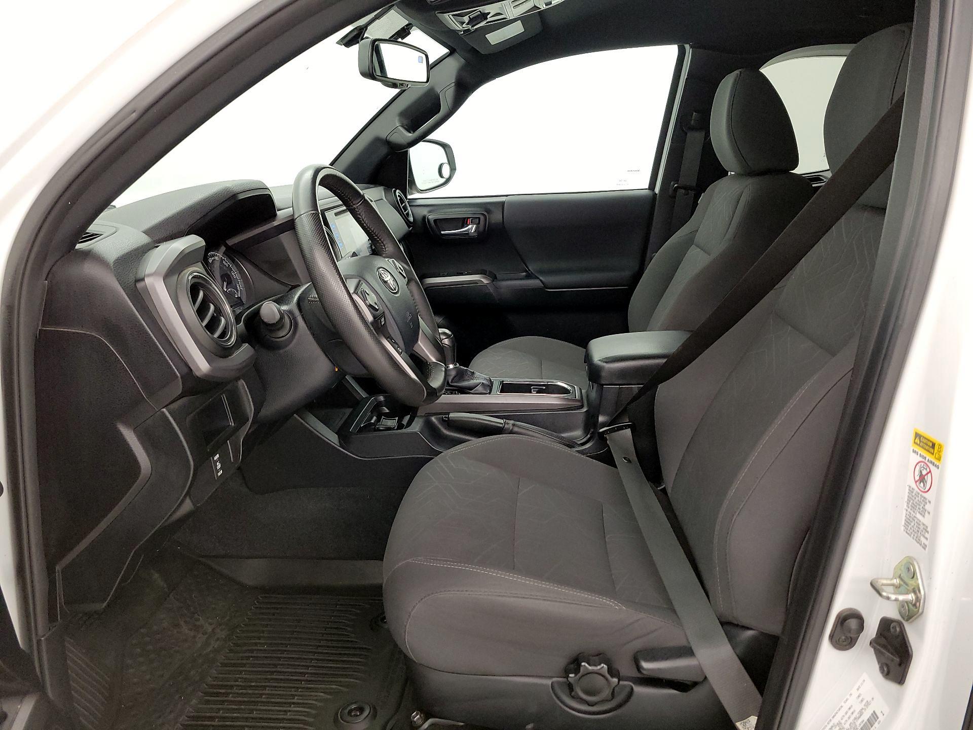 Thumbnail: 2017 Toyota Tacoma - 11