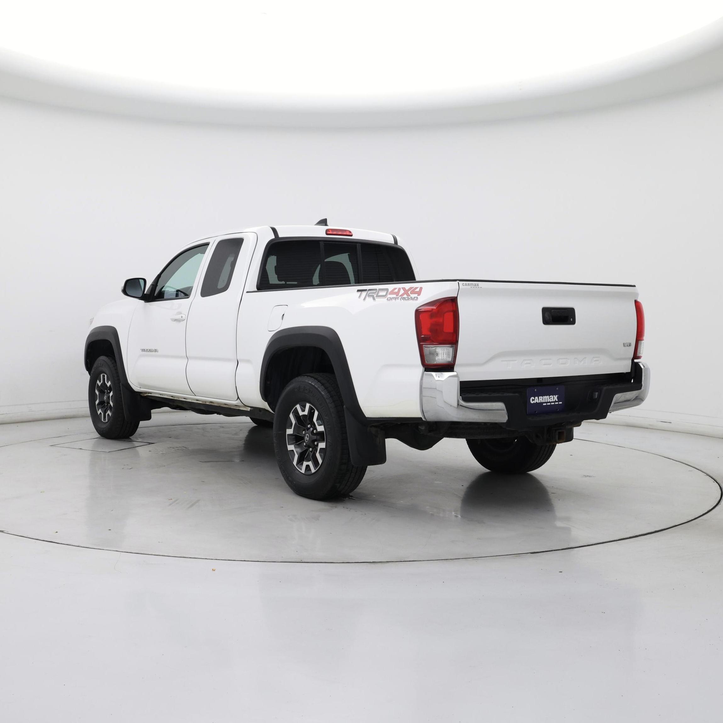 Thumbnail: 2017 Toyota Tacoma - 2