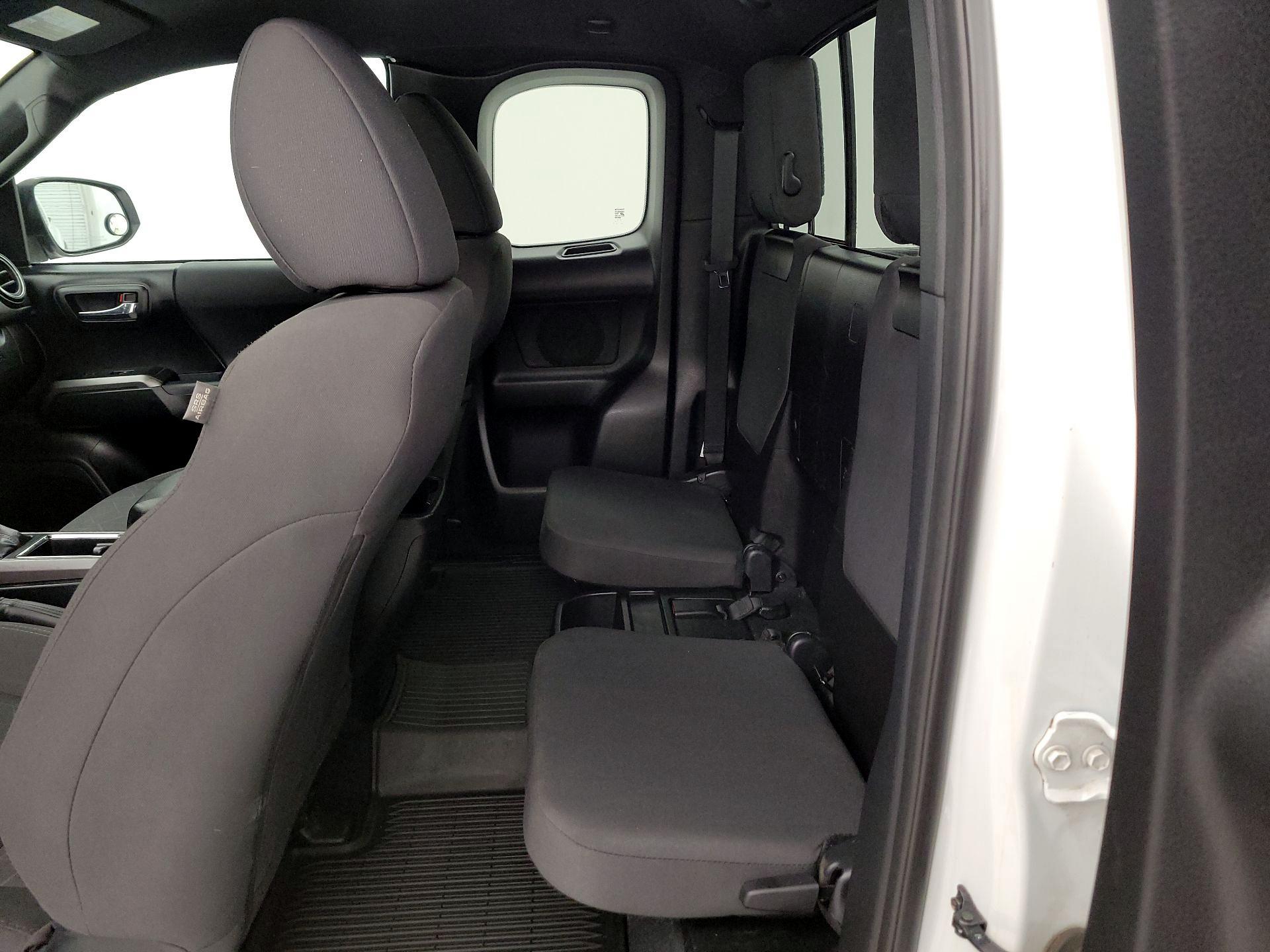 Thumbnail: 2017 Toyota Tacoma - 20