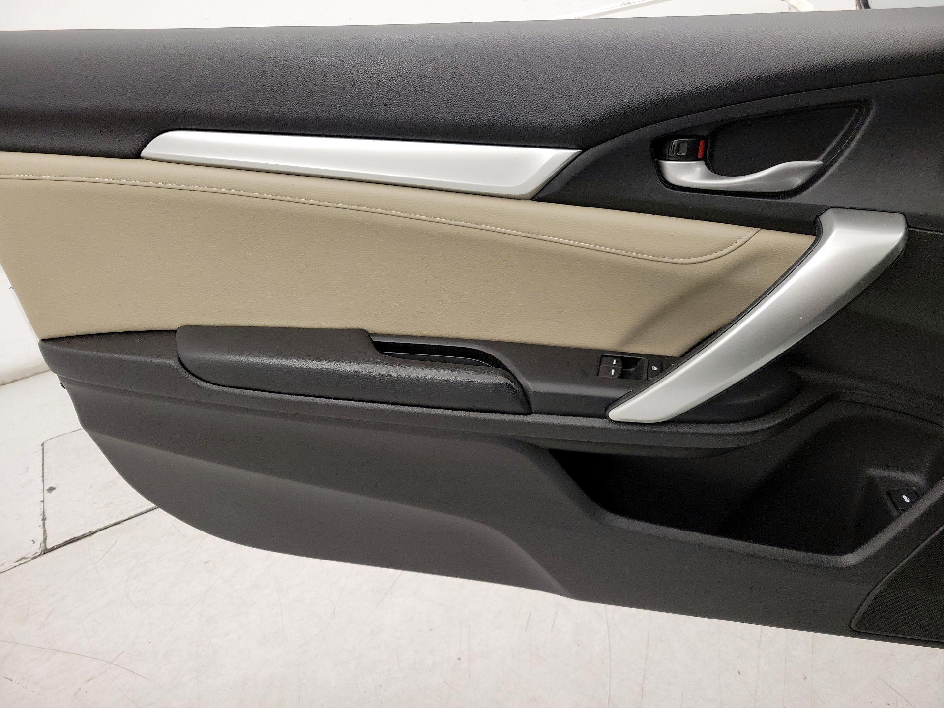 Thumbnail: 2016 Honda Civic - 12