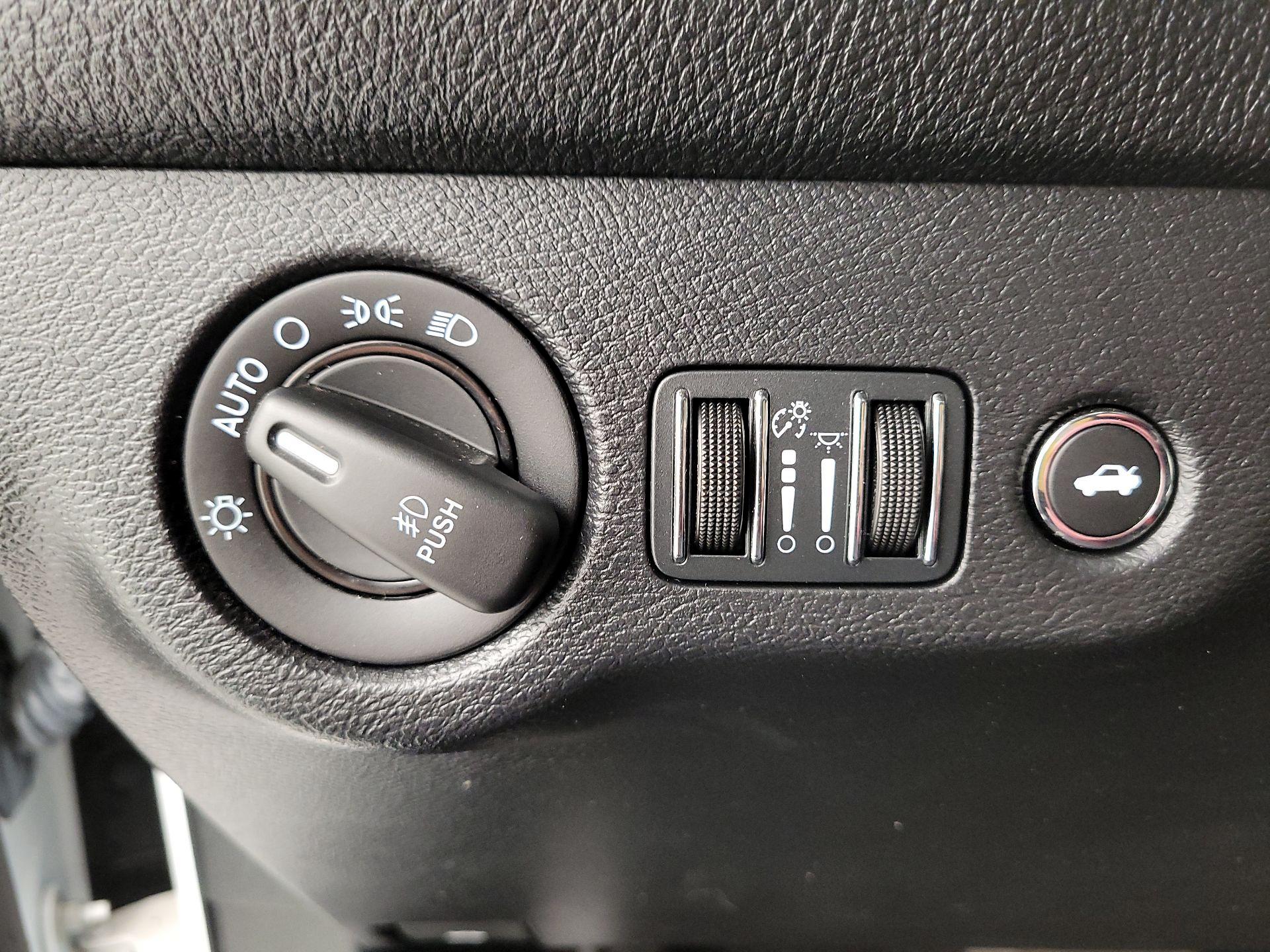 Thumbnail: 2015 Dodge Challenger - 13