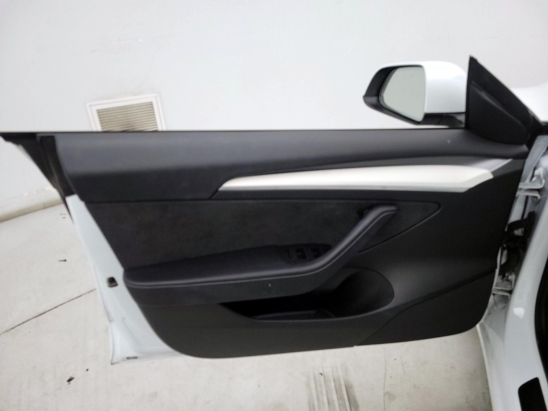 Thumbnail: 2023 Tesla Model 3 - 12