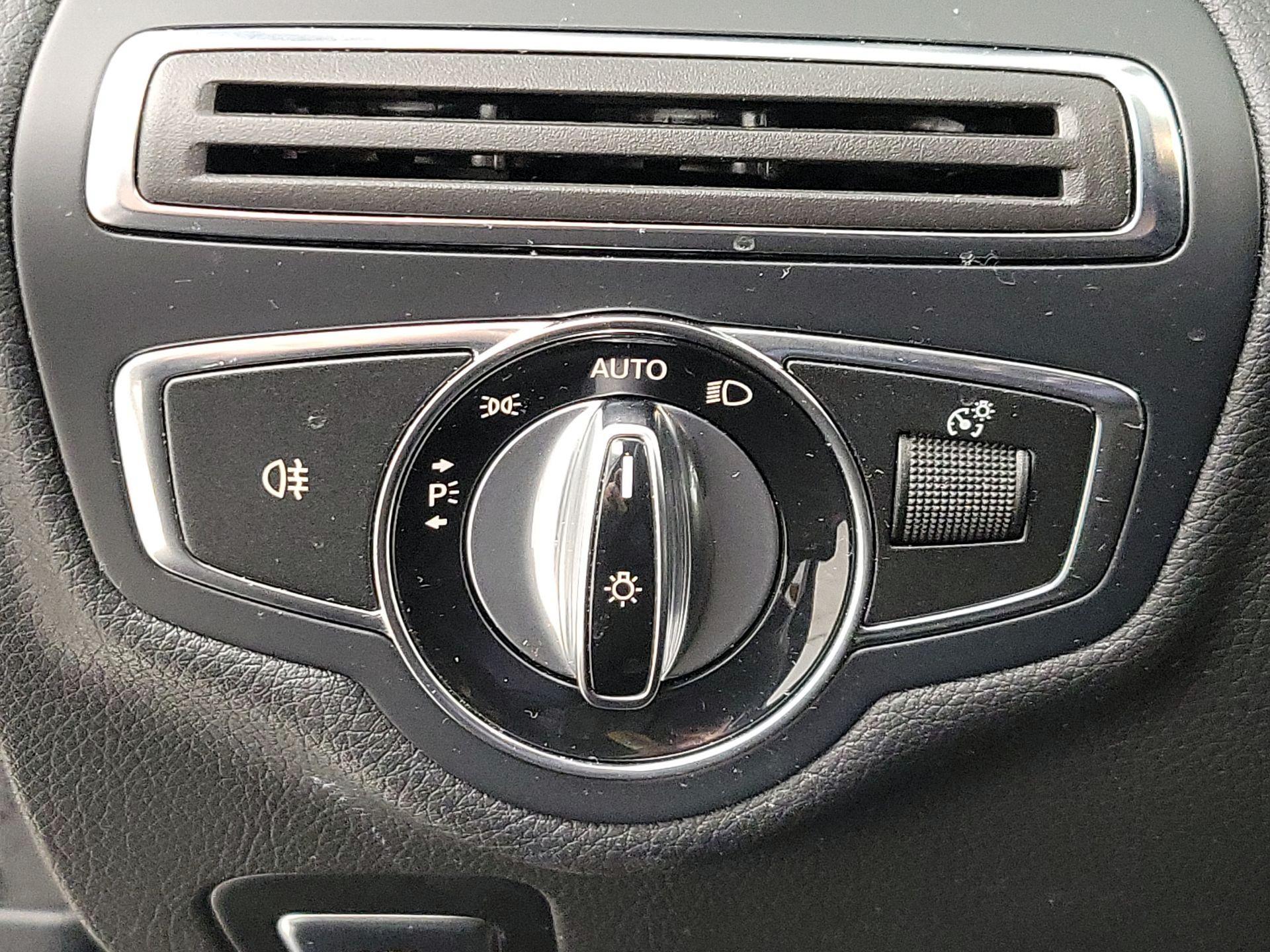 Thumbnail: 2015 Mercedes-Benz C-Class - 13